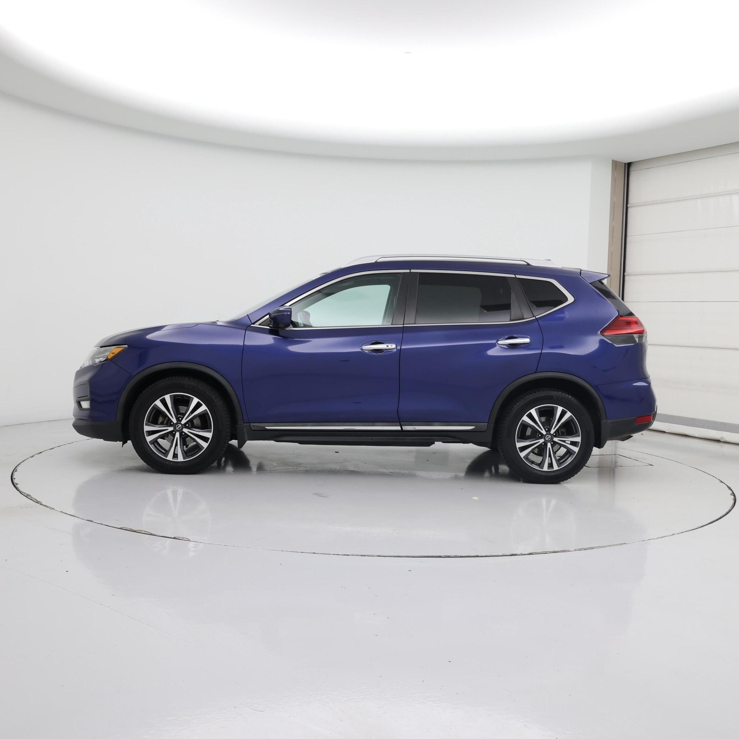 Thumbnail: 2017 Nissan Rogue - 3