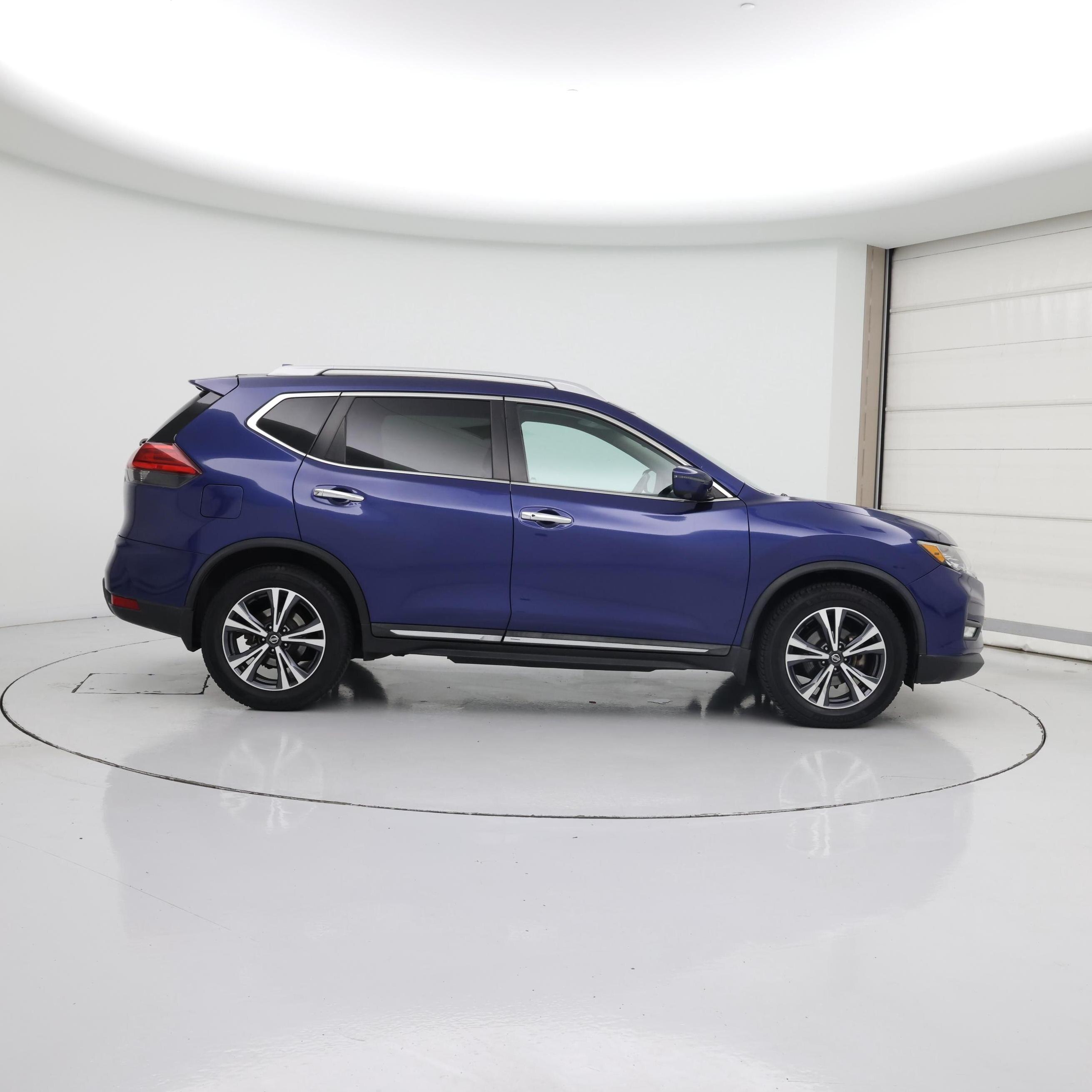 Thumbnail: 2017 Nissan Rogue - 7