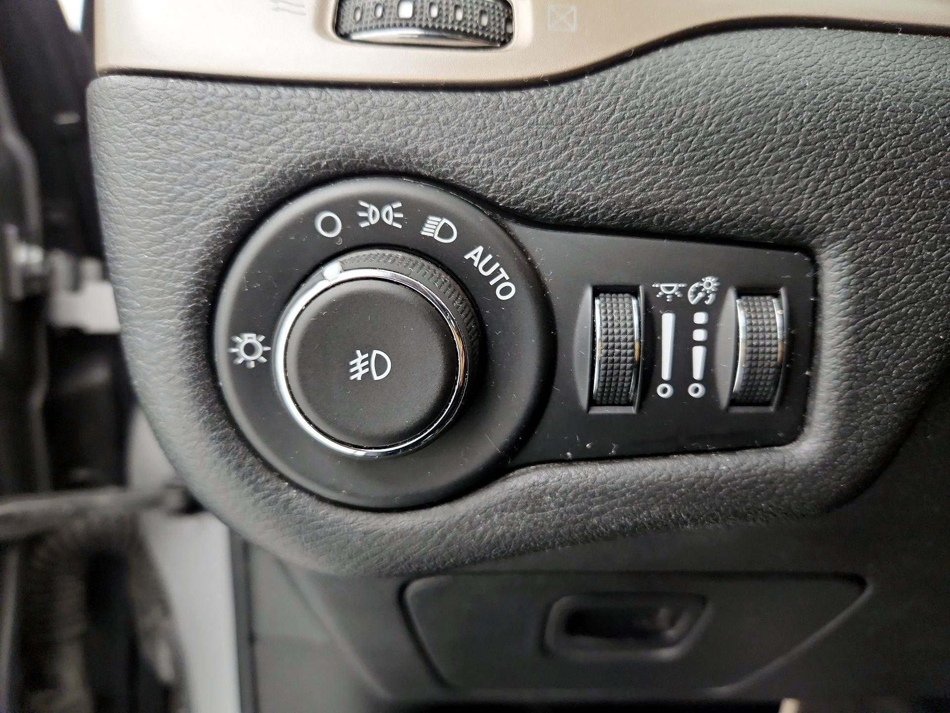 Thumbnail: 2017 Jeep Cherokee - 13