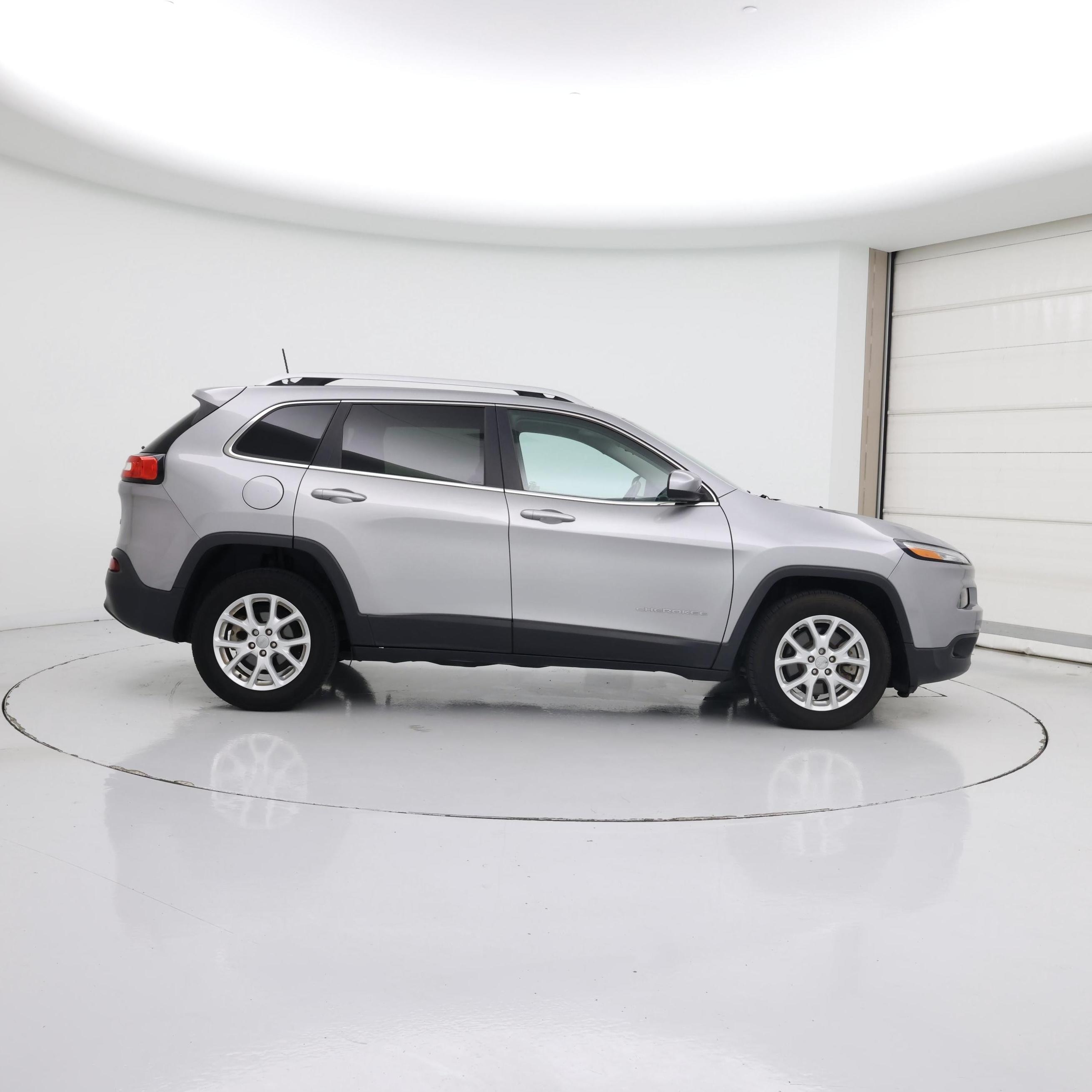 Thumbnail: 2017 Jeep Cherokee - 7