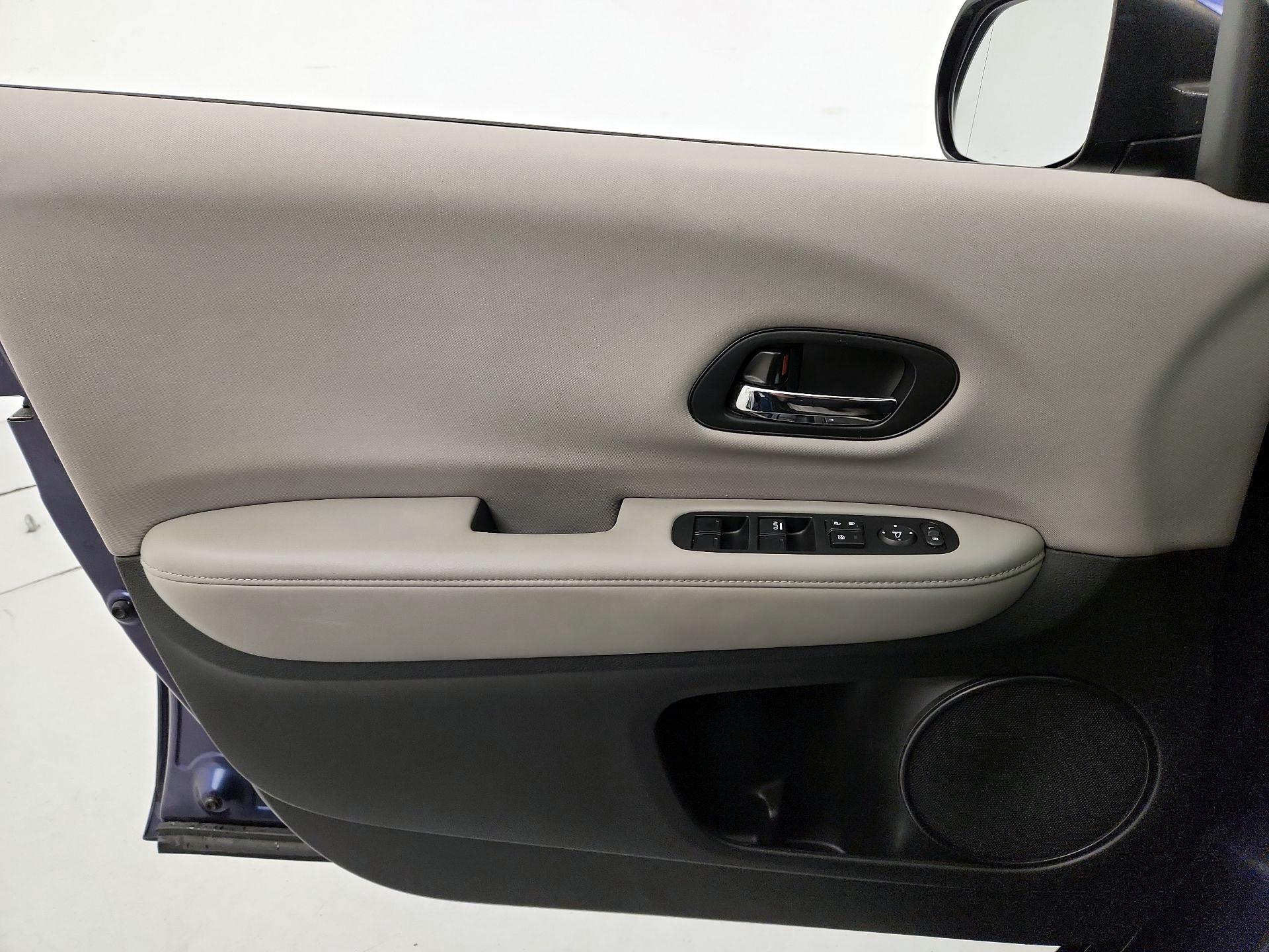 Thumbnail: 2016 Honda HR-V - 12