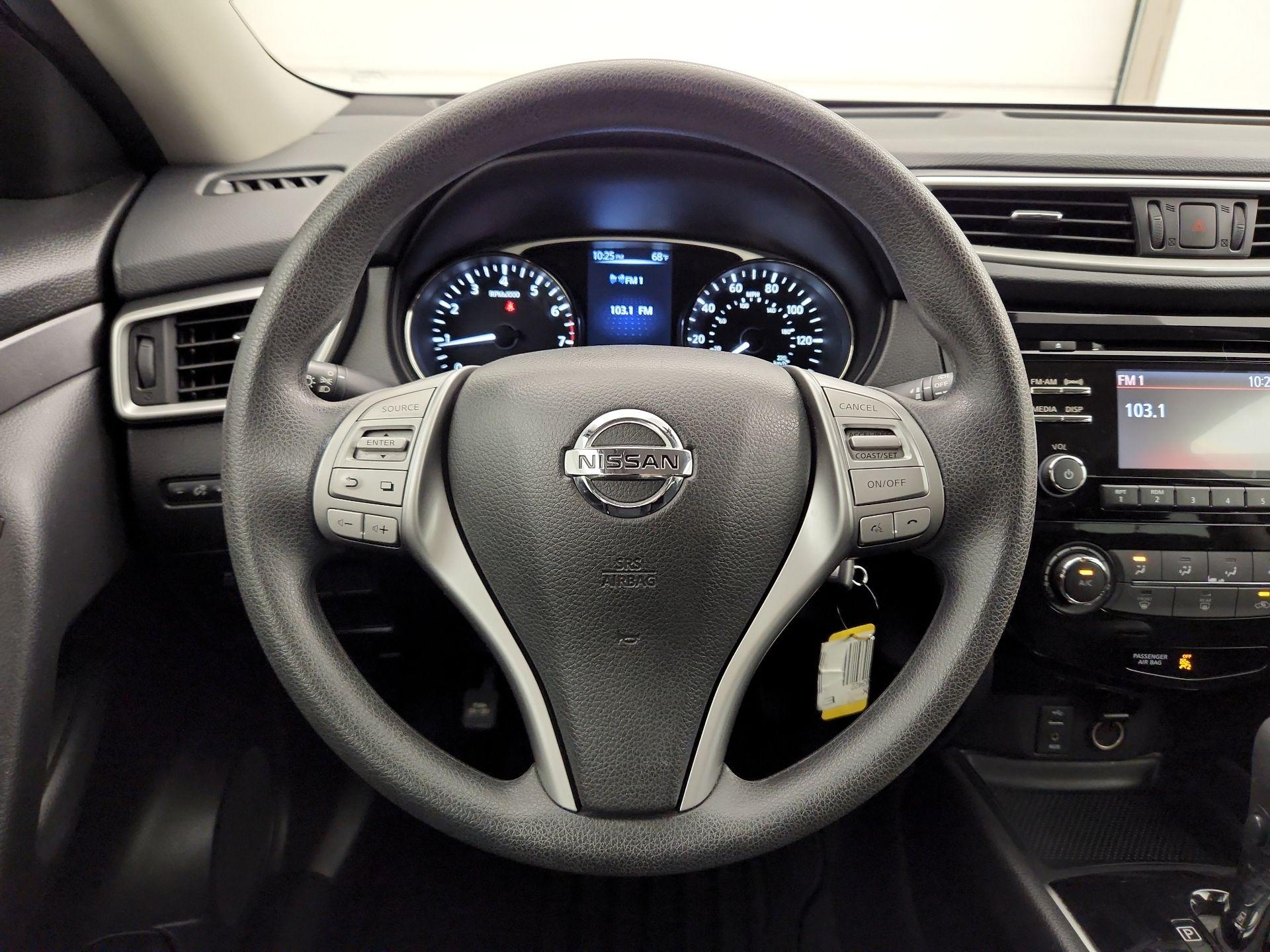 Thumbnail: 2016 Nissan Rogue - 10