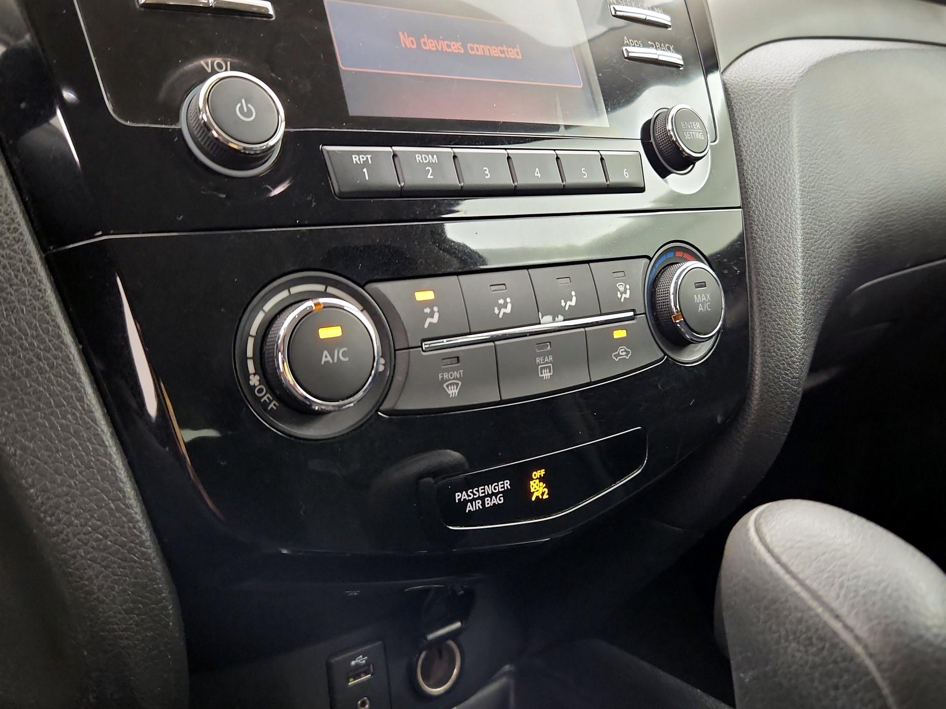 Thumbnail: 2016 Nissan Rogue - 16