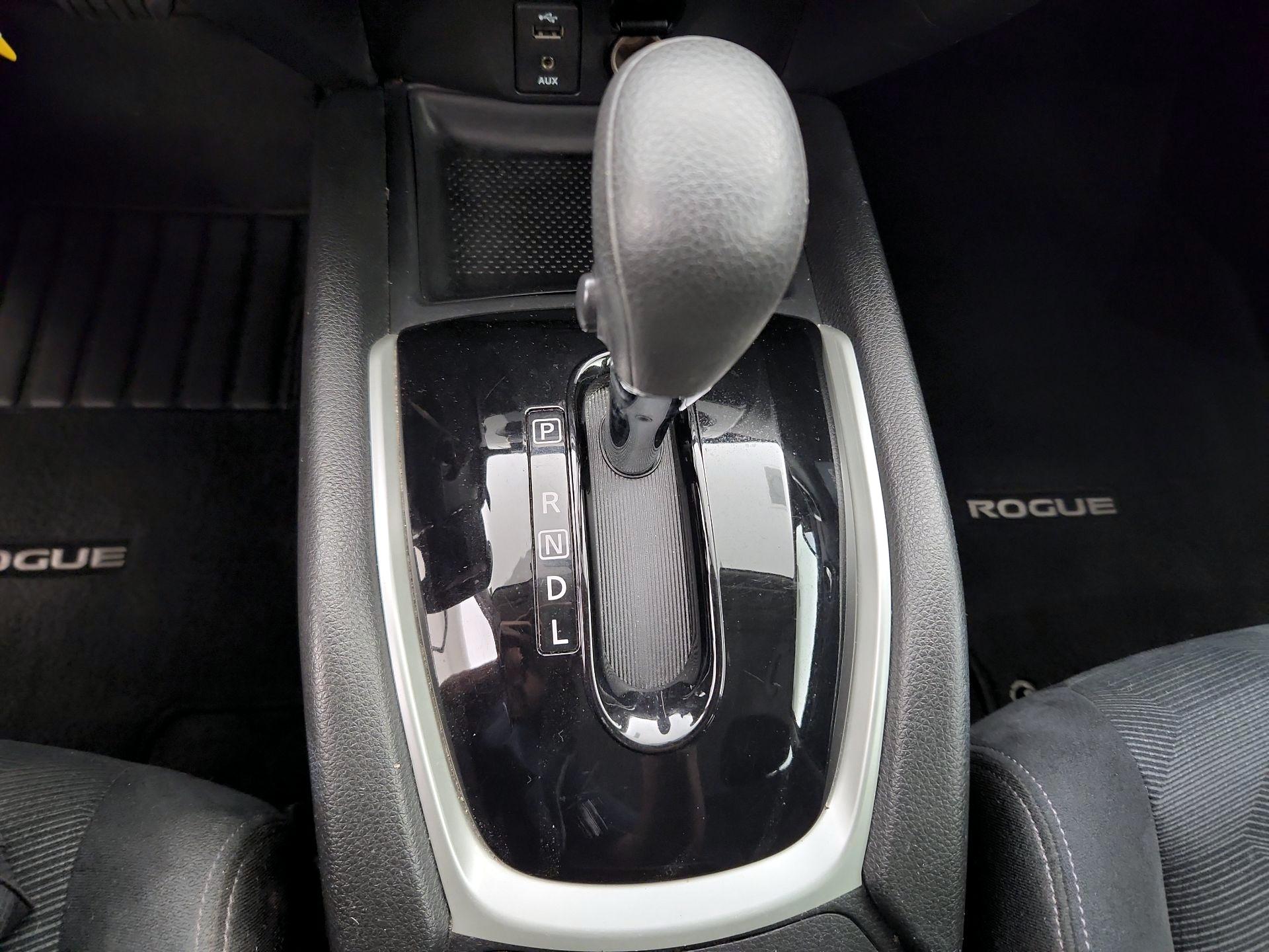Thumbnail: 2016 Nissan Rogue - 17