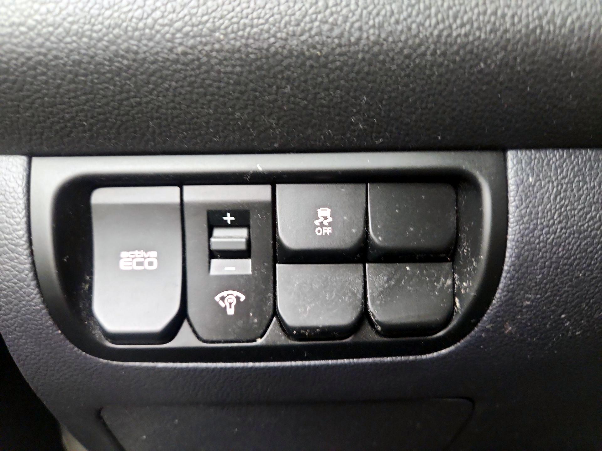 Thumbnail: 2013 Kia Rio - 13