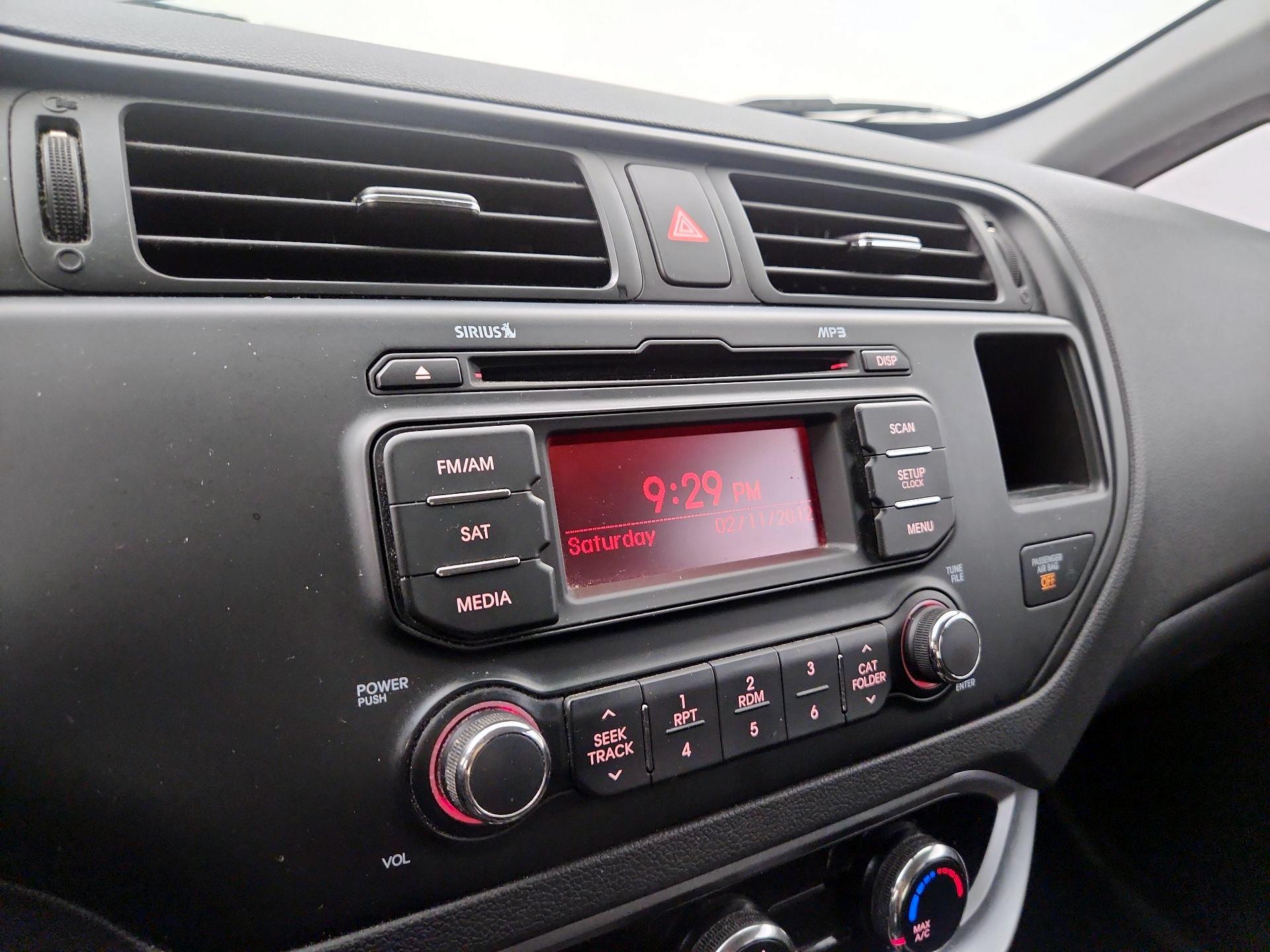 Thumbnail: 2013 Kia Rio - 14