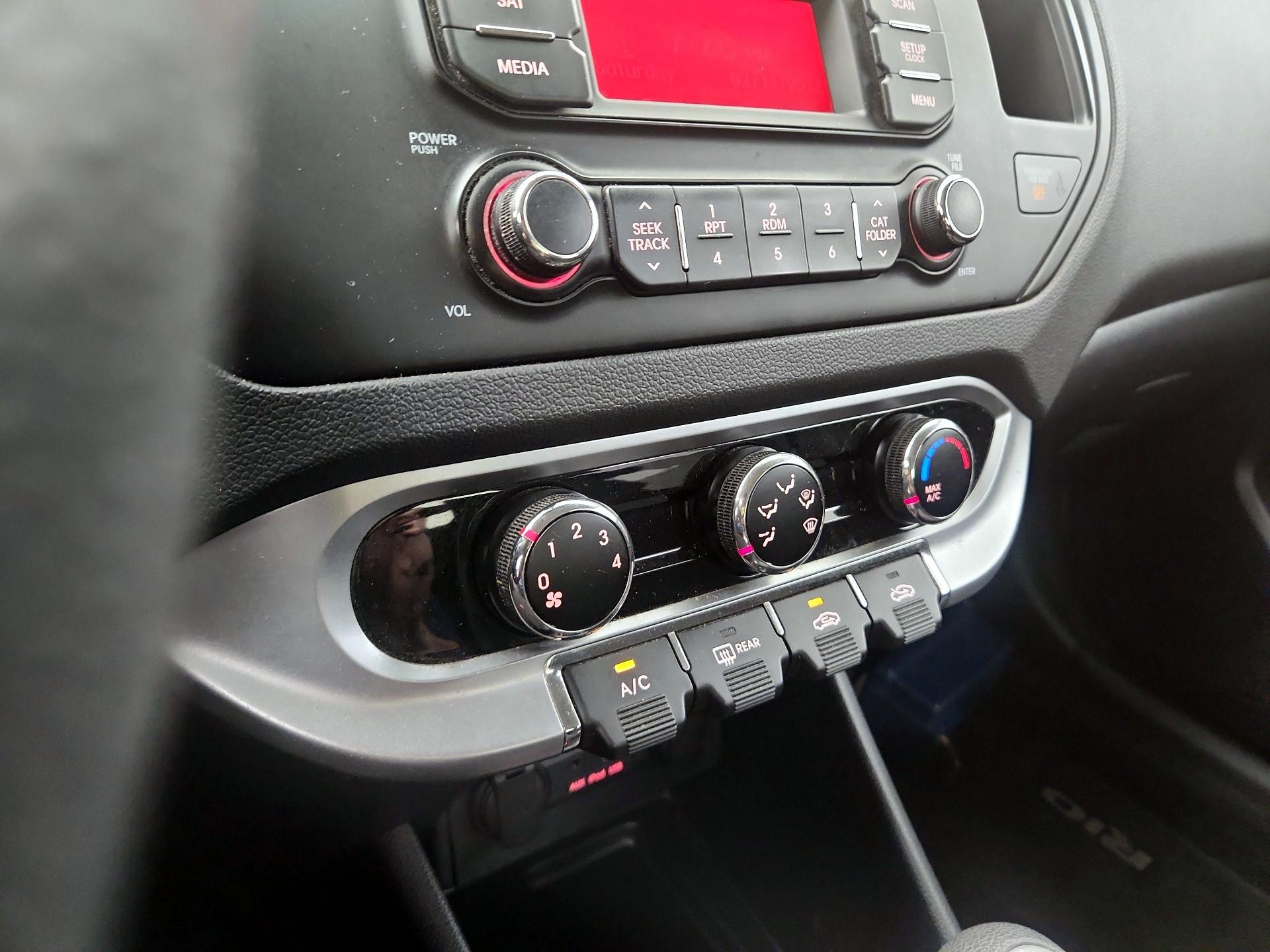 Thumbnail: 2013 Kia Rio - 15