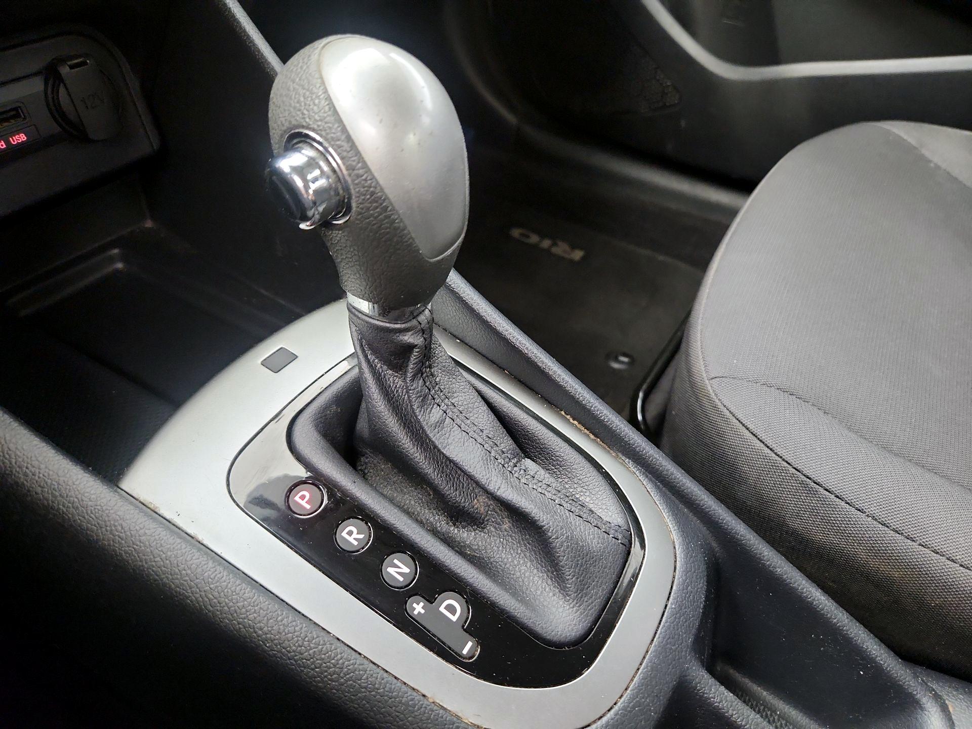 Thumbnail: 2013 Kia Rio - 16