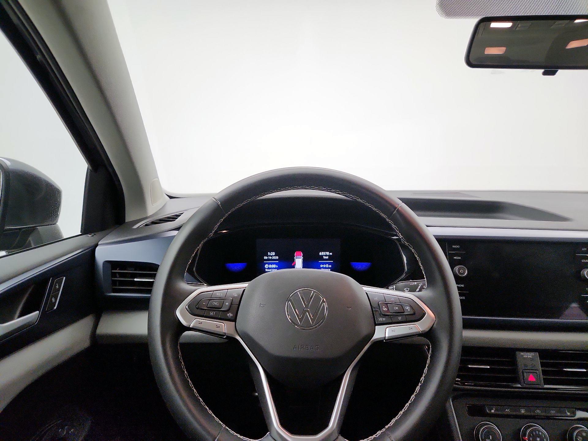 Thumbnail: 2022 Volkswagen Taos - 10