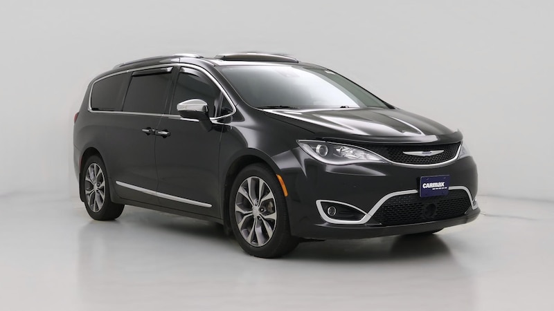 2017 Chrysler Pacifica Limited Hero Image