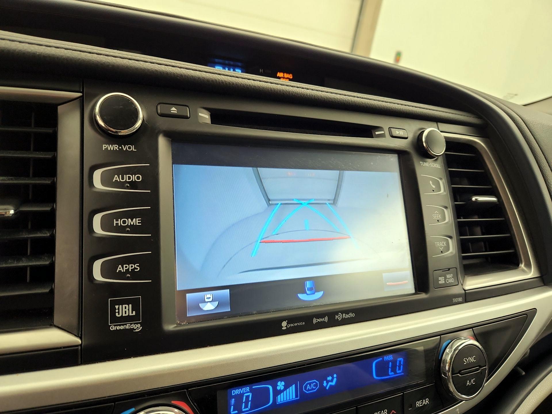 Thumbnail: 2018 Toyota Highlander - 14