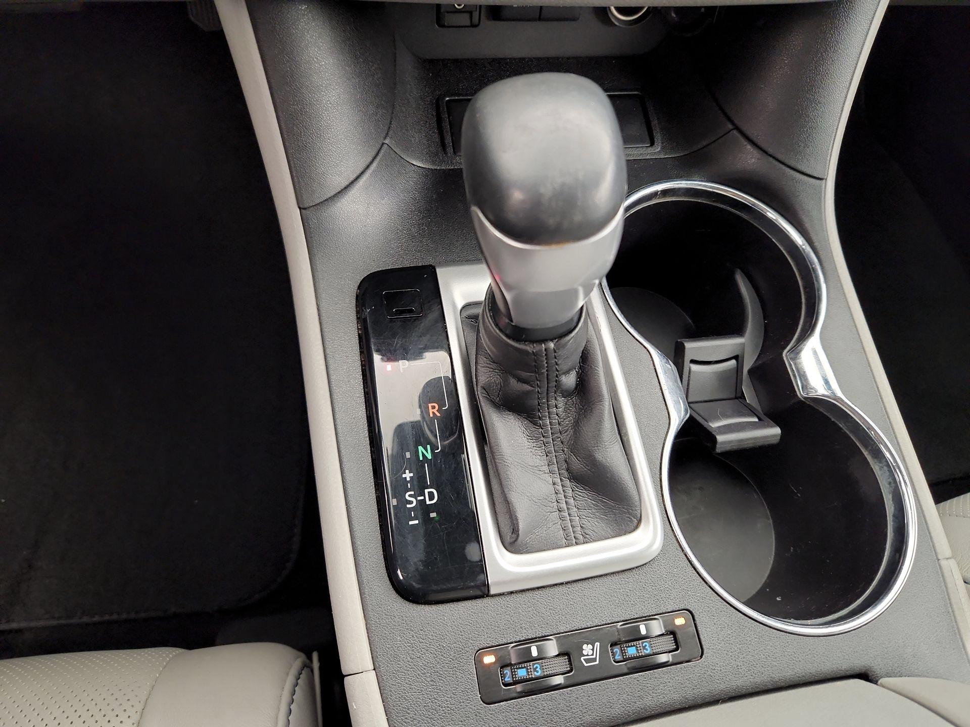 Thumbnail: 2018 Toyota Highlander - 17