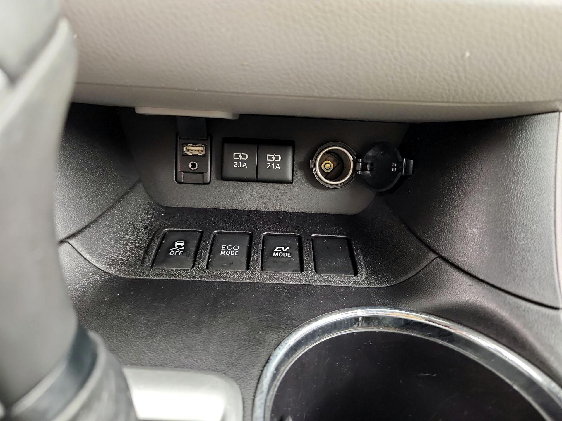 Thumbnail: 2018 Toyota Highlander - 18