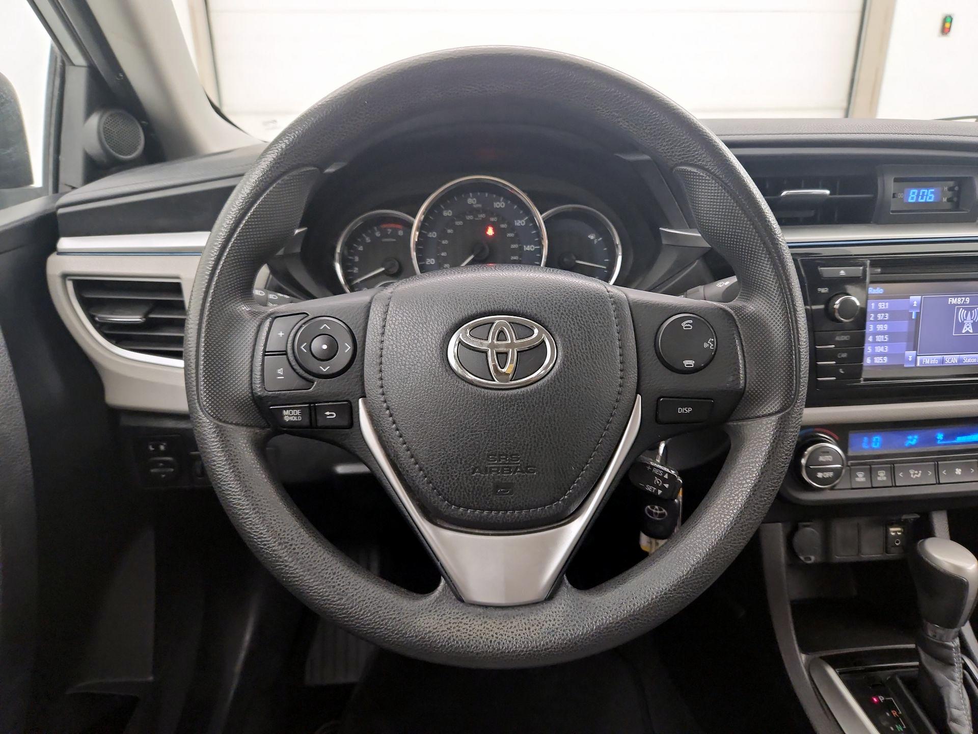 Thumbnail: 2015 Toyota Corolla - 10