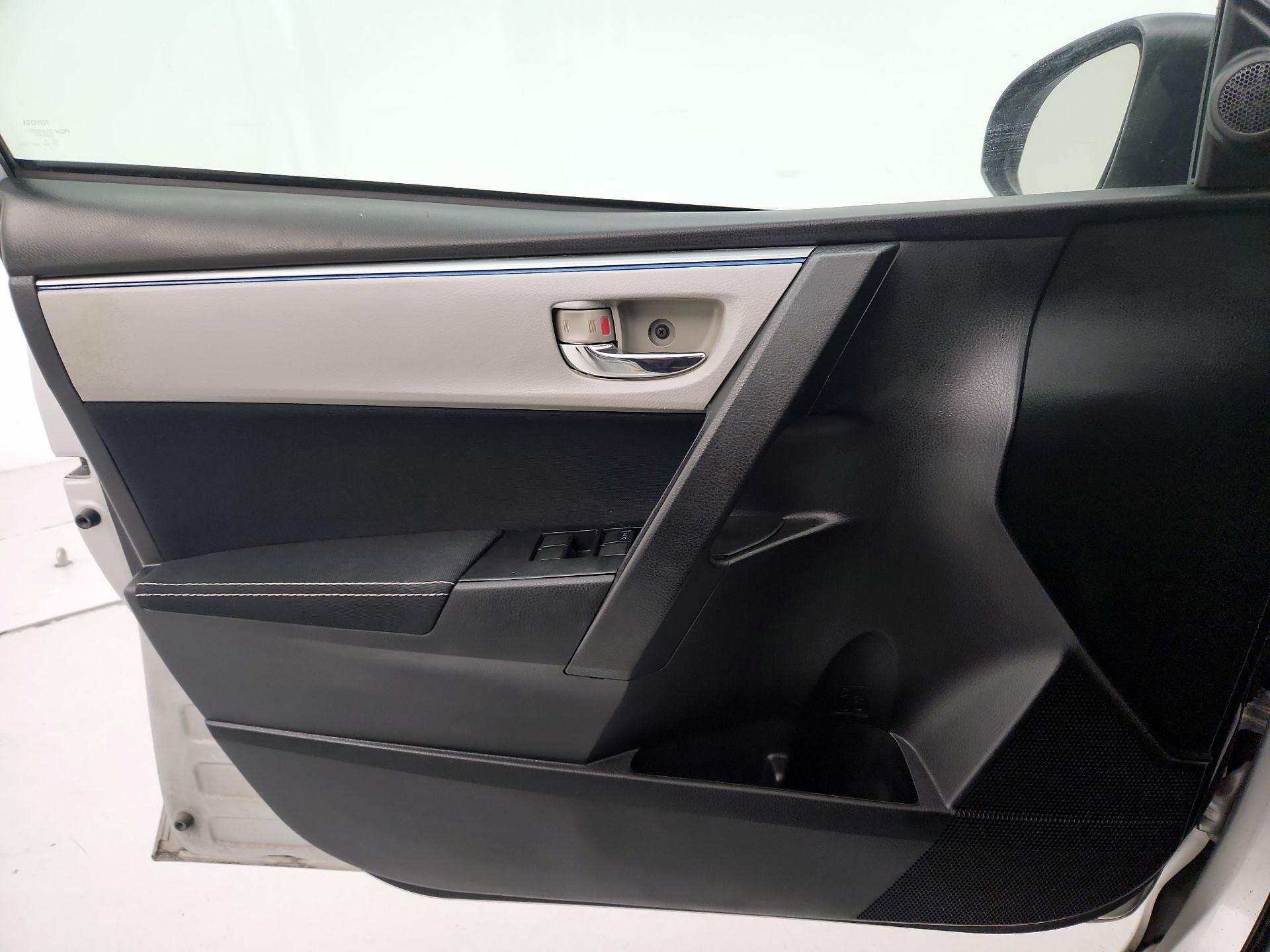 Thumbnail: 2015 Toyota Corolla - 12