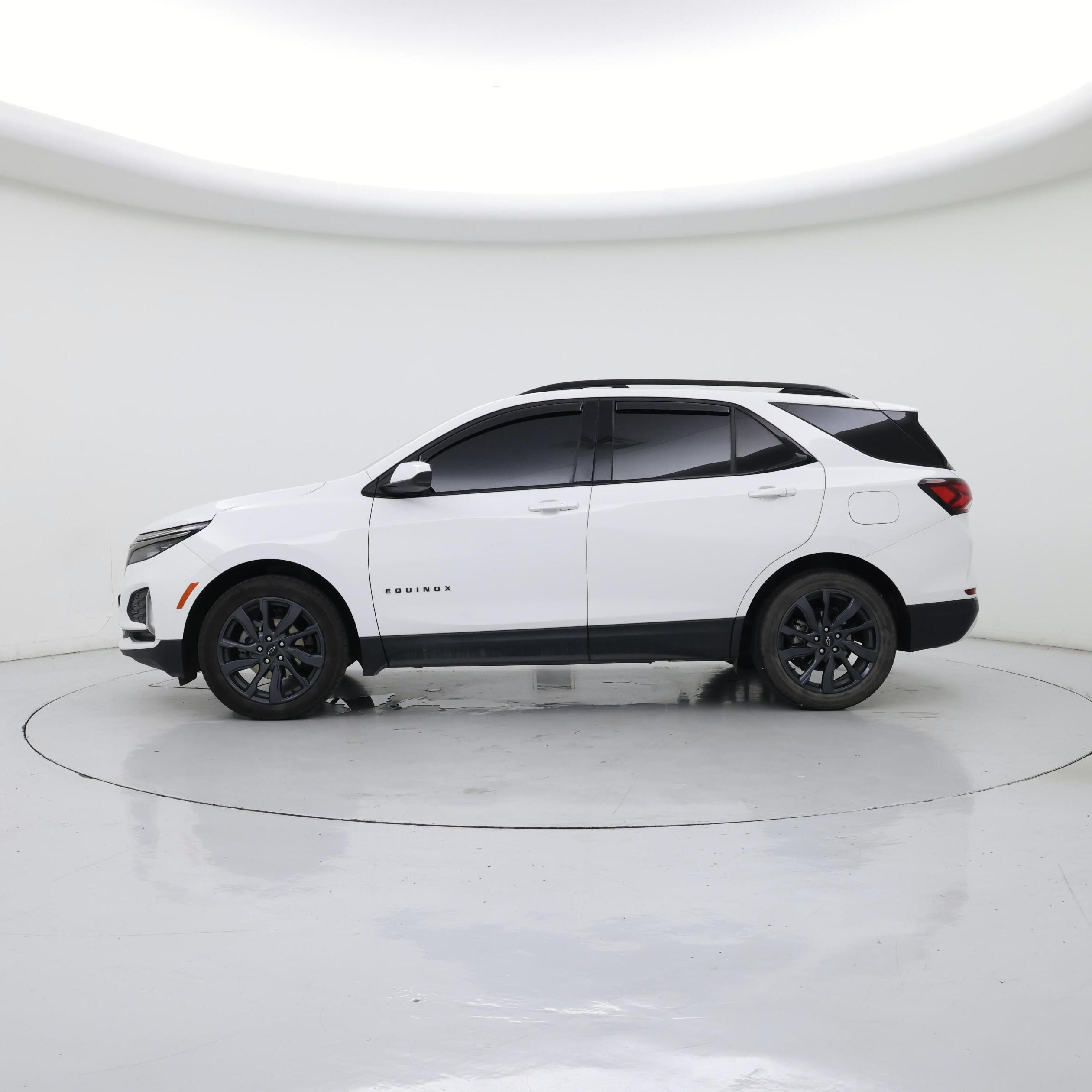 Thumbnail: 2023 Chevrolet Equinox - 3