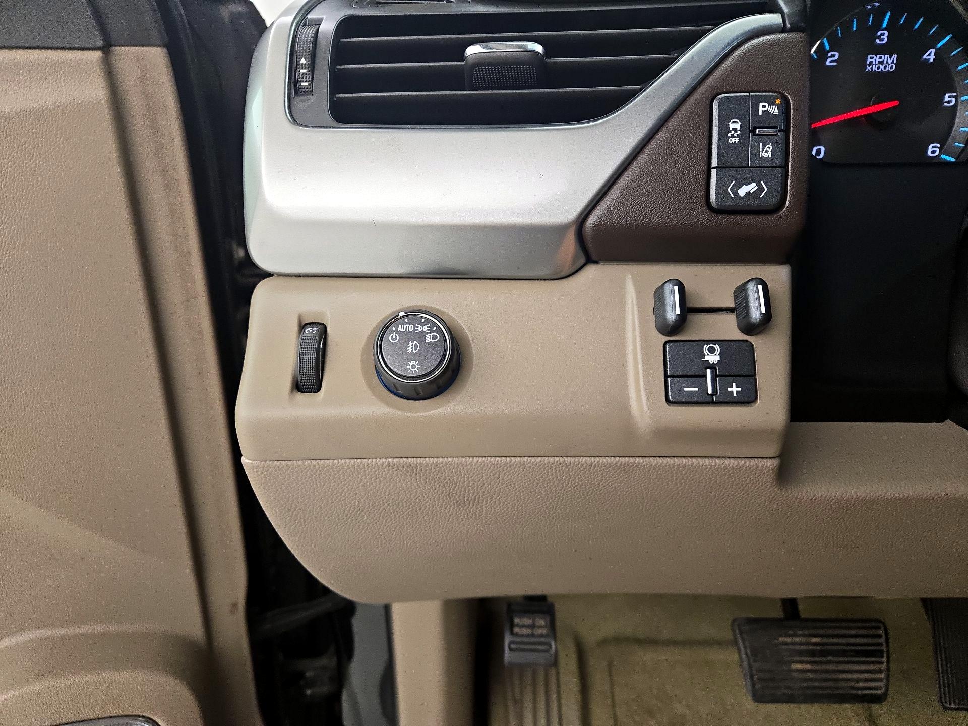 Thumbnail: 2015 Chevrolet Tahoe - 13