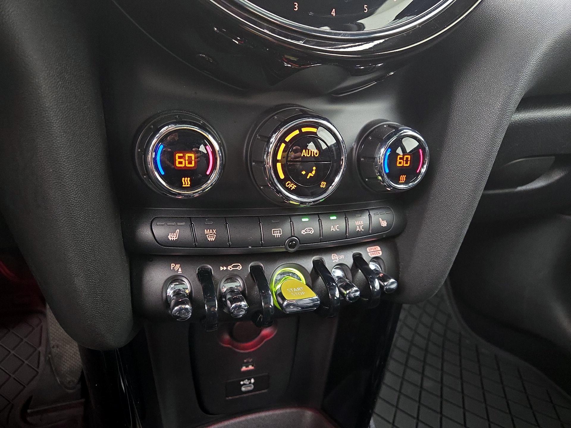 Thumbnail: 2022 MINI Cooper Hardtop - 17