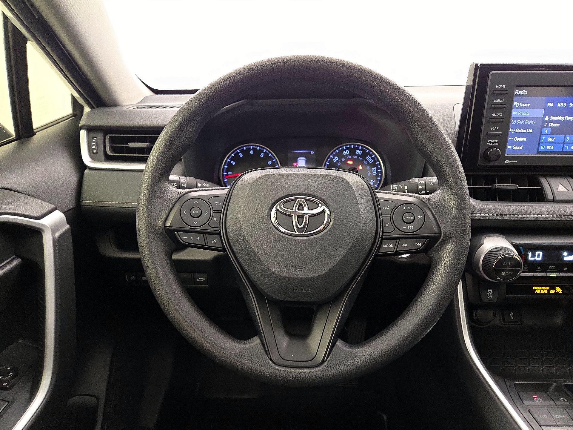Thumbnail: 2020 Toyota RAV4 - 10