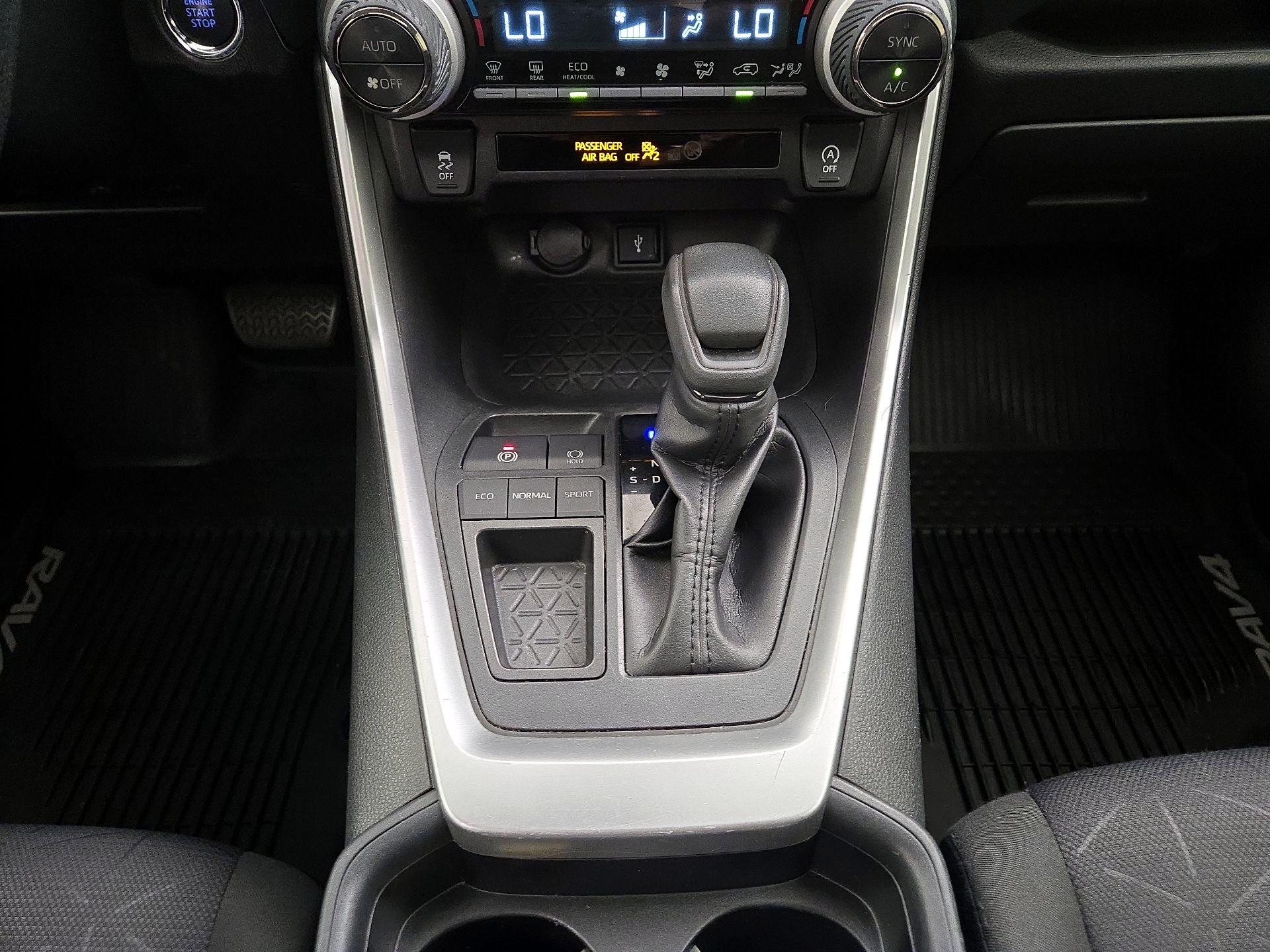 Thumbnail: 2020 Toyota RAV4 - 17