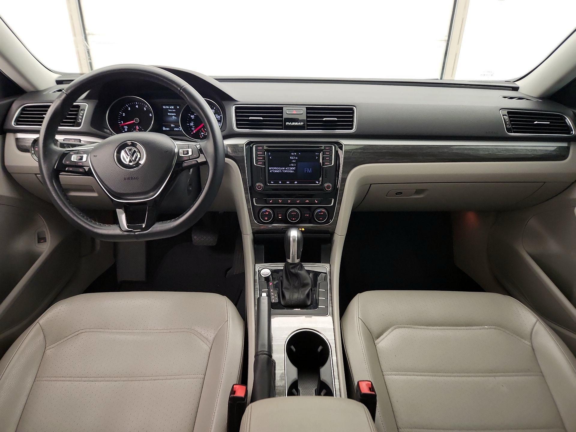 Thumbnail: 2018 Volkswagen Passat - 9