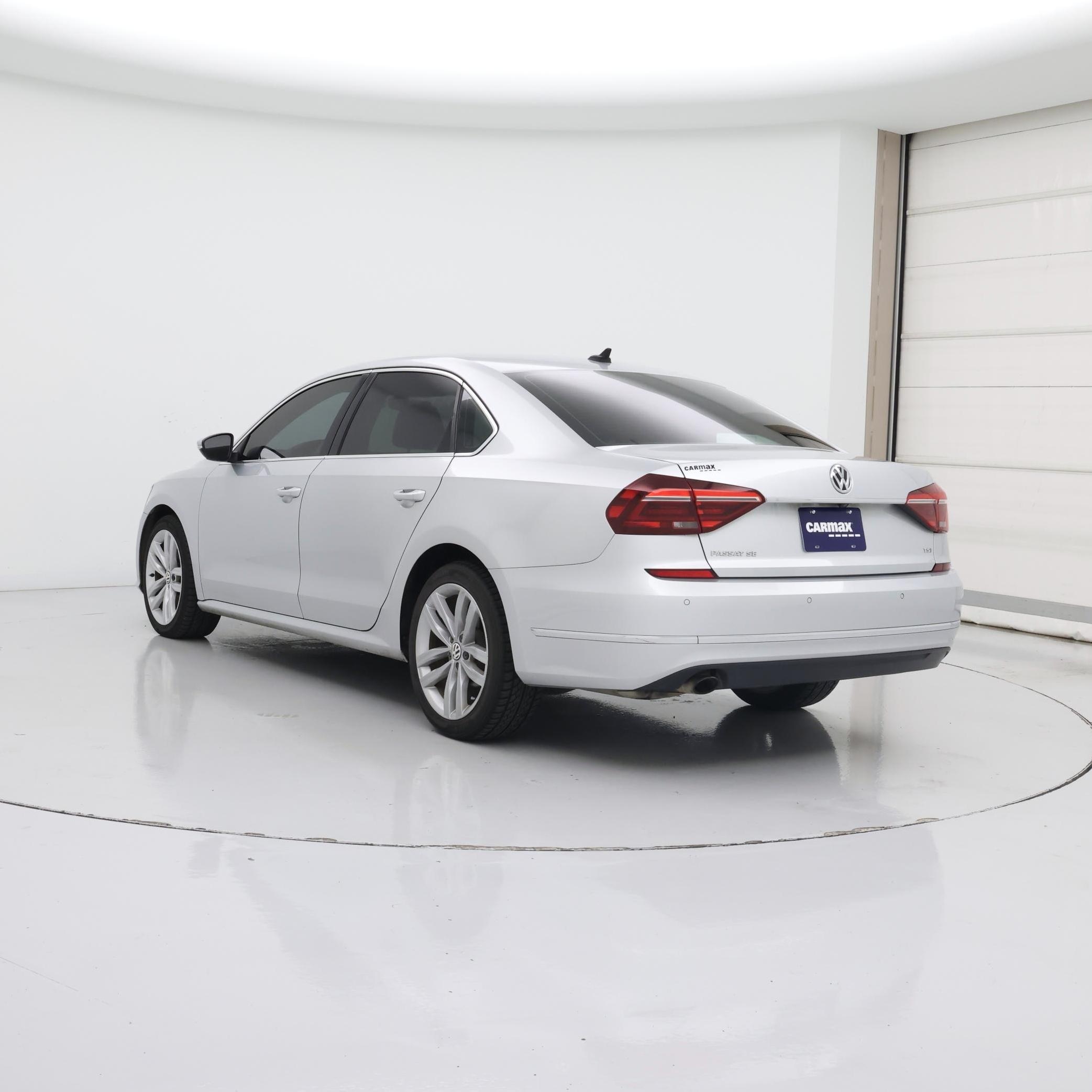 Thumbnail: 2018 Volkswagen Passat - 2