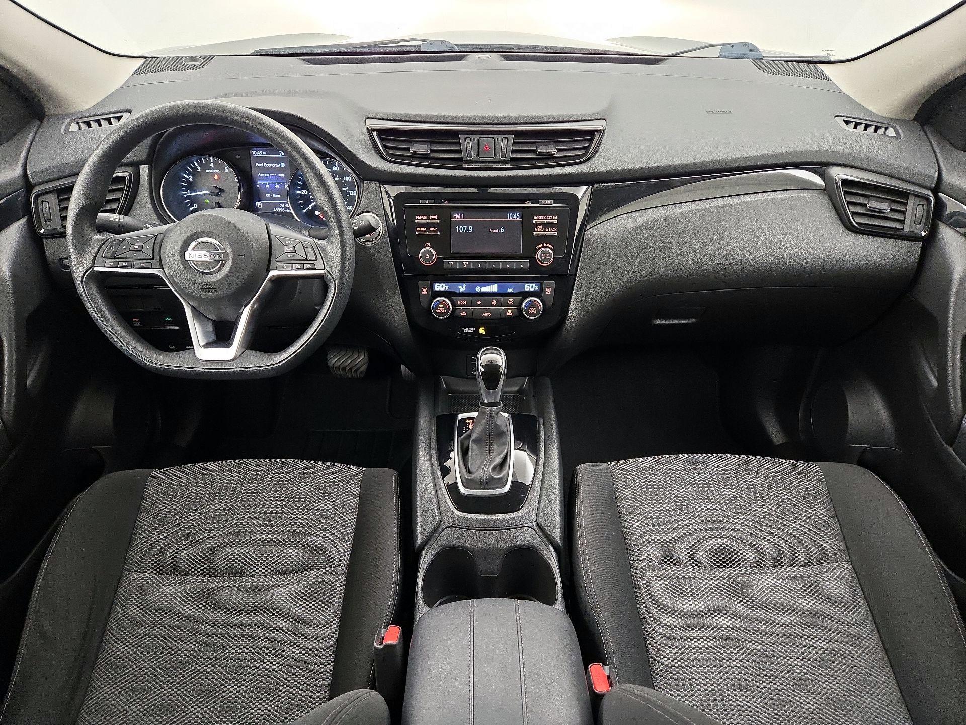 Thumbnail: 2018 Nissan Rogue Sport - 9