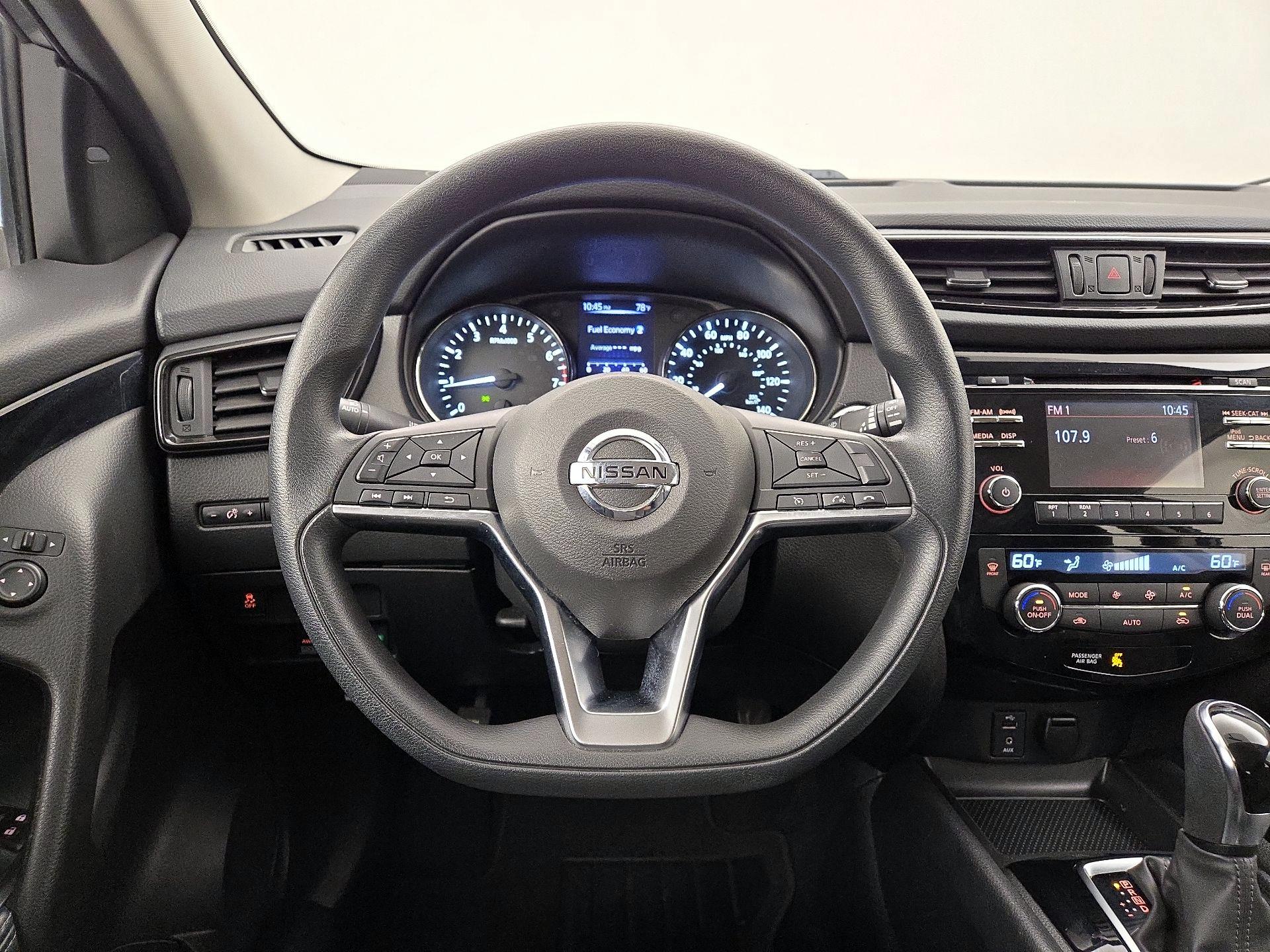 Thumbnail: 2018 Nissan Rogue Sport - 10