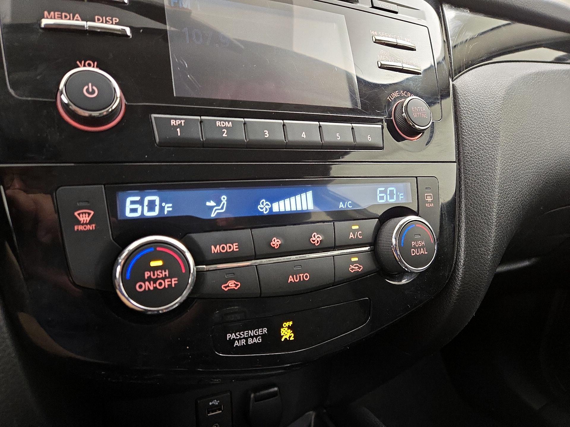 Thumbnail: 2018 Nissan Rogue Sport - 16