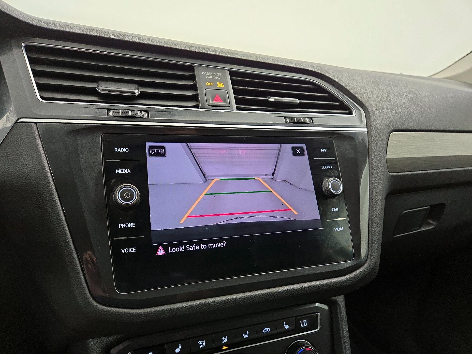 Thumbnail: 2021 Volkswagen Tiguan - 14