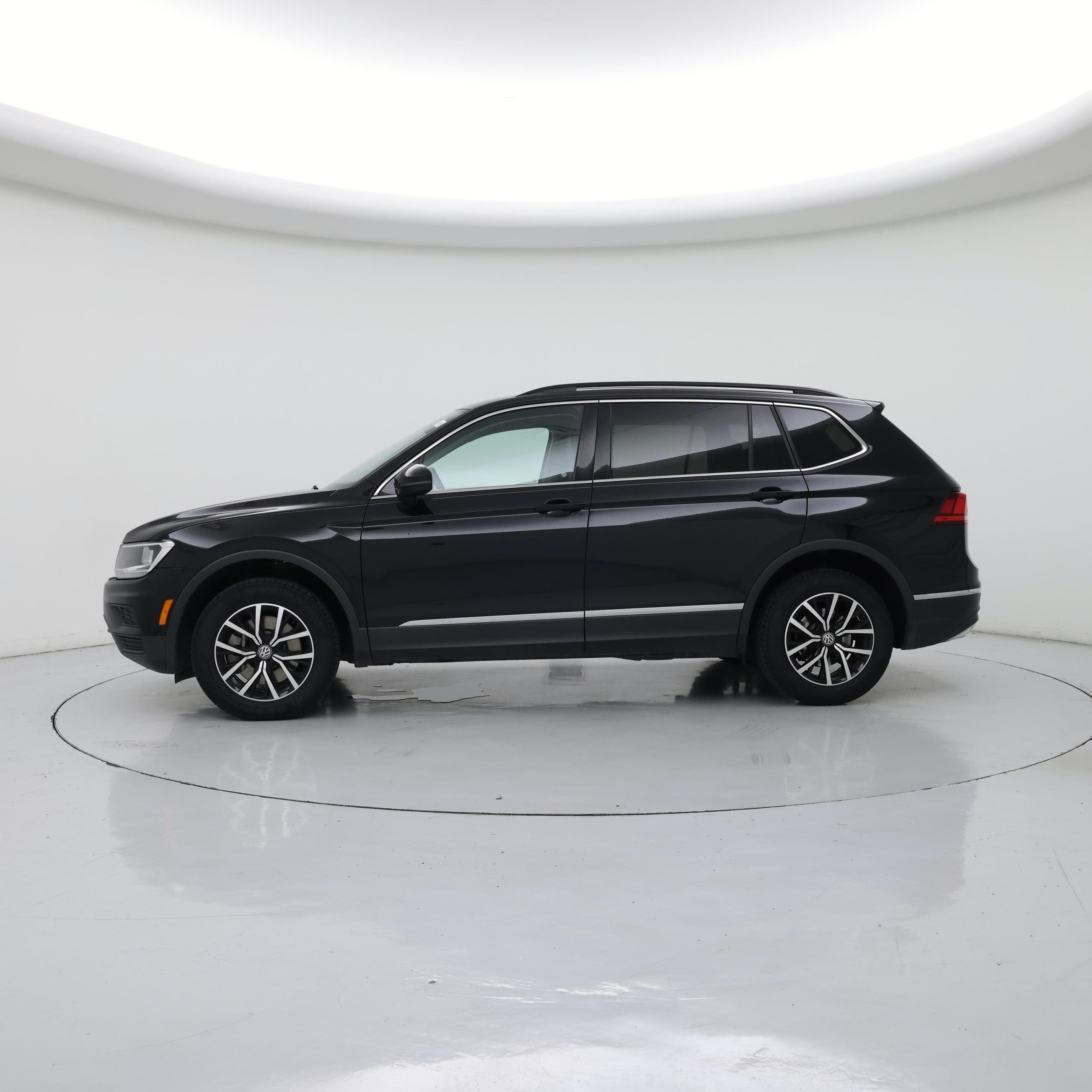 Thumbnail: 2021 Volkswagen Tiguan - 3