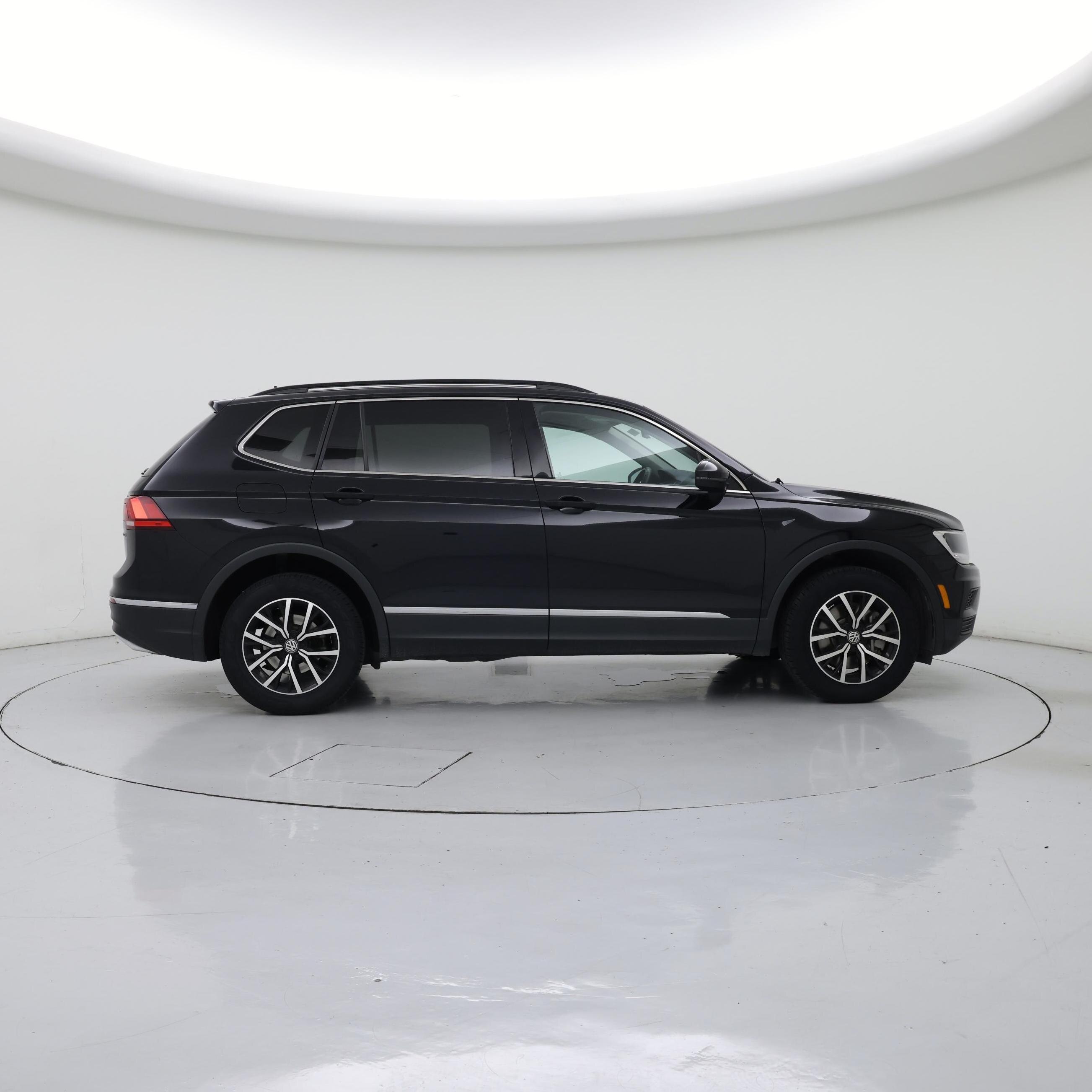 Thumbnail: 2021 Volkswagen Tiguan - 7
