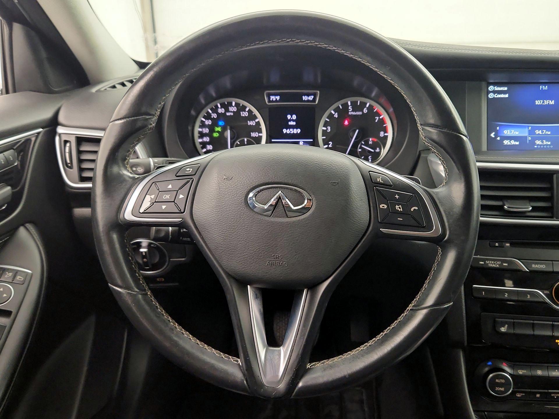 Thumbnail: 2017 INFINITI QX30 - 10