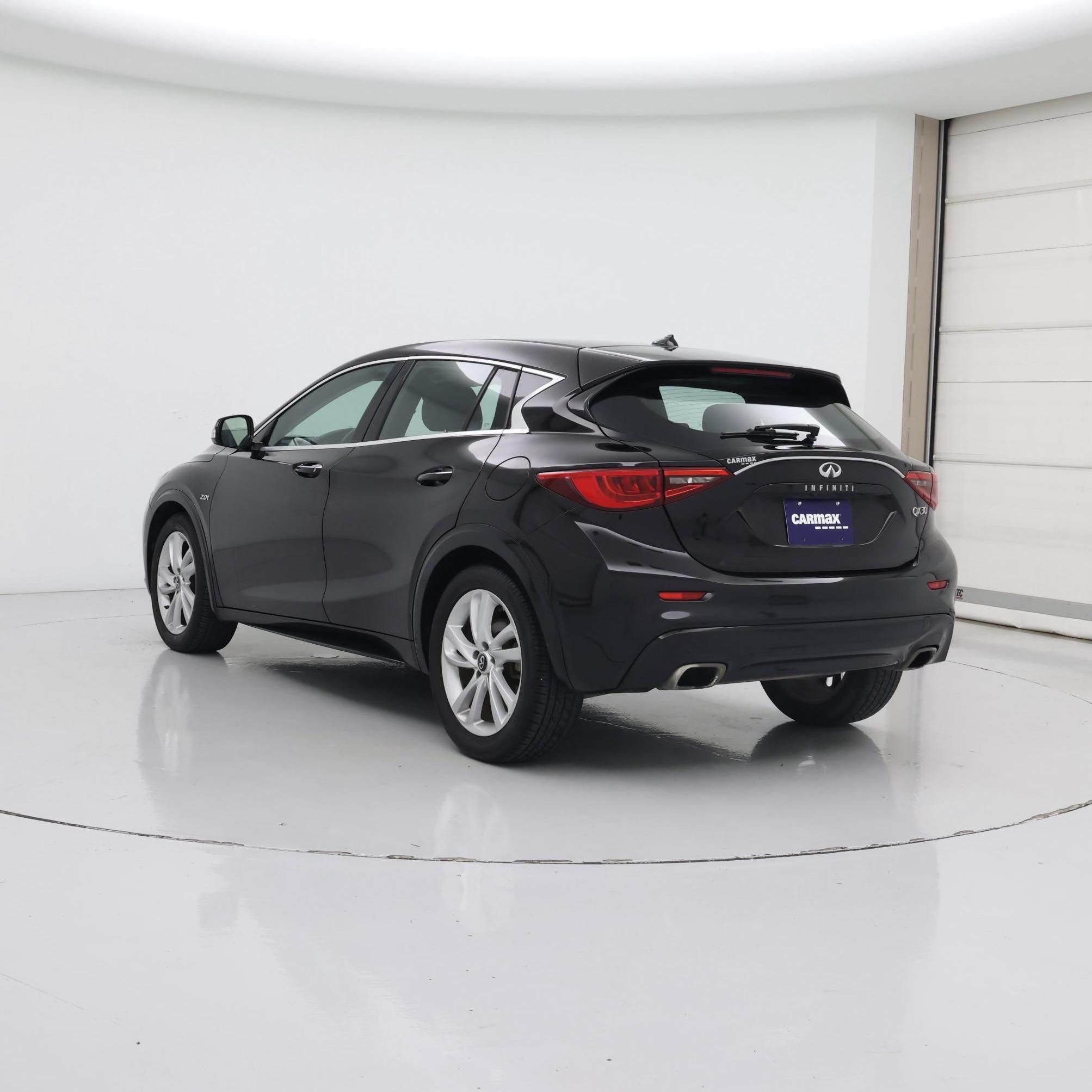 Thumbnail: 2017 INFINITI QX30 - 2