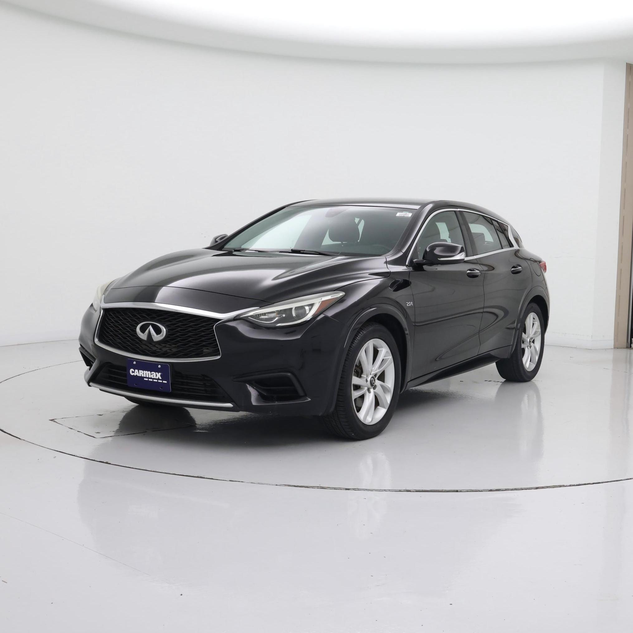 Thumbnail: 2017 INFINITI QX30 - 4