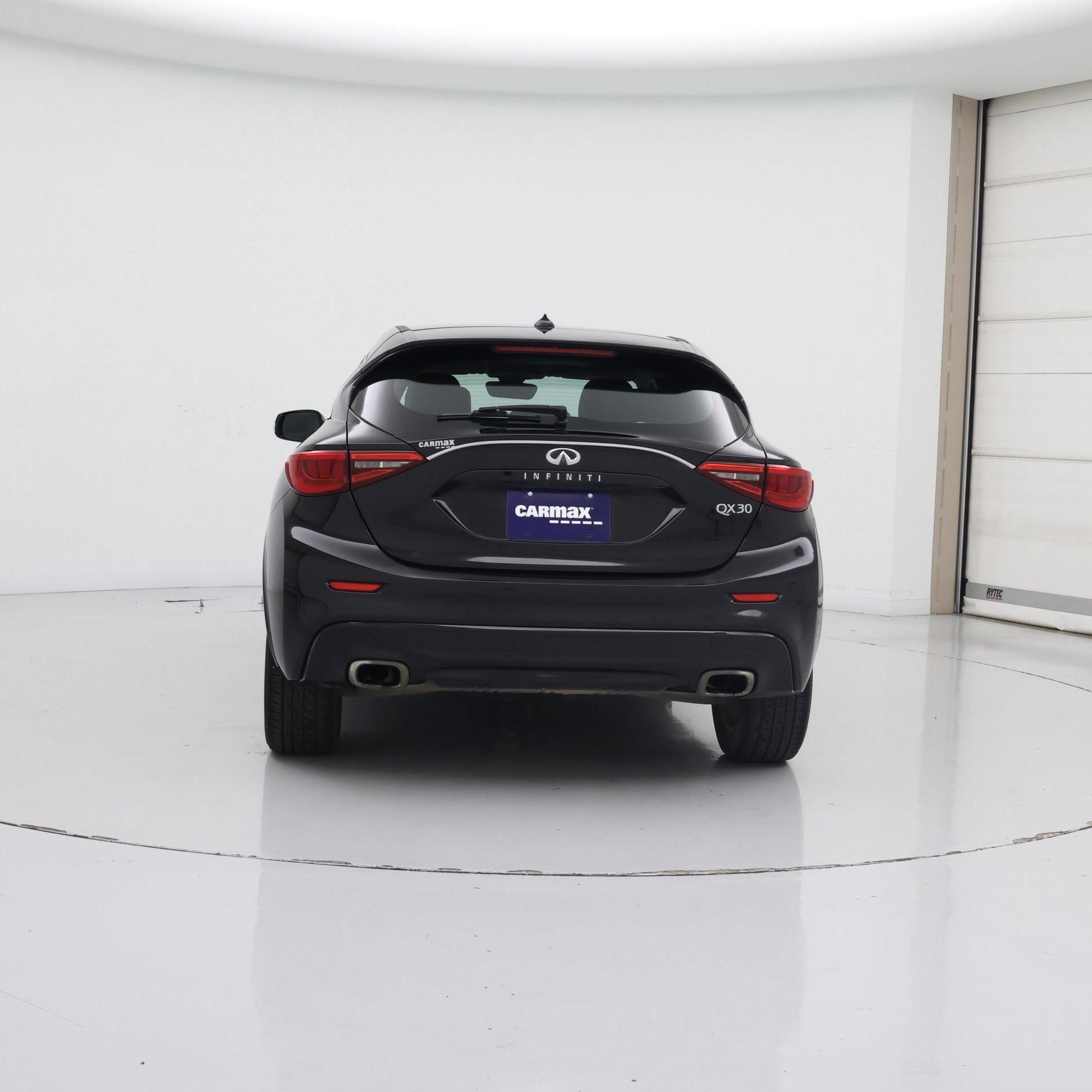Thumbnail: 2017 INFINITI QX30 - 6