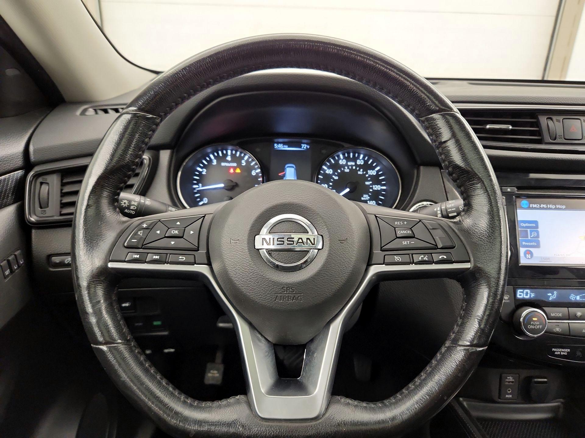 Thumbnail: 2017 Nissan Rogue - 10