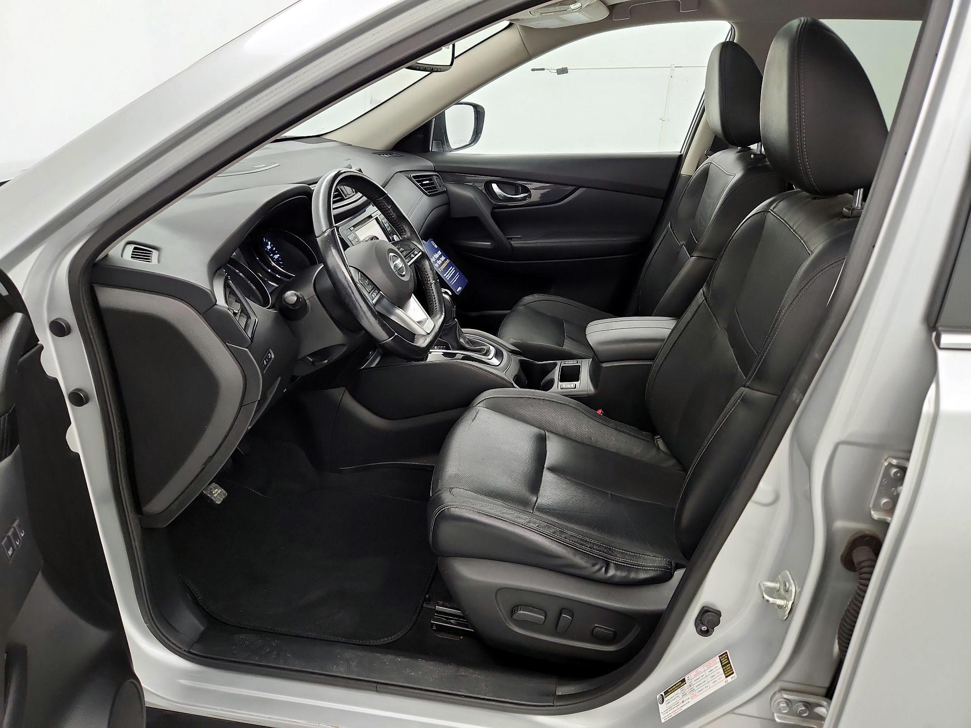 Thumbnail: 2017 Nissan Rogue - 11