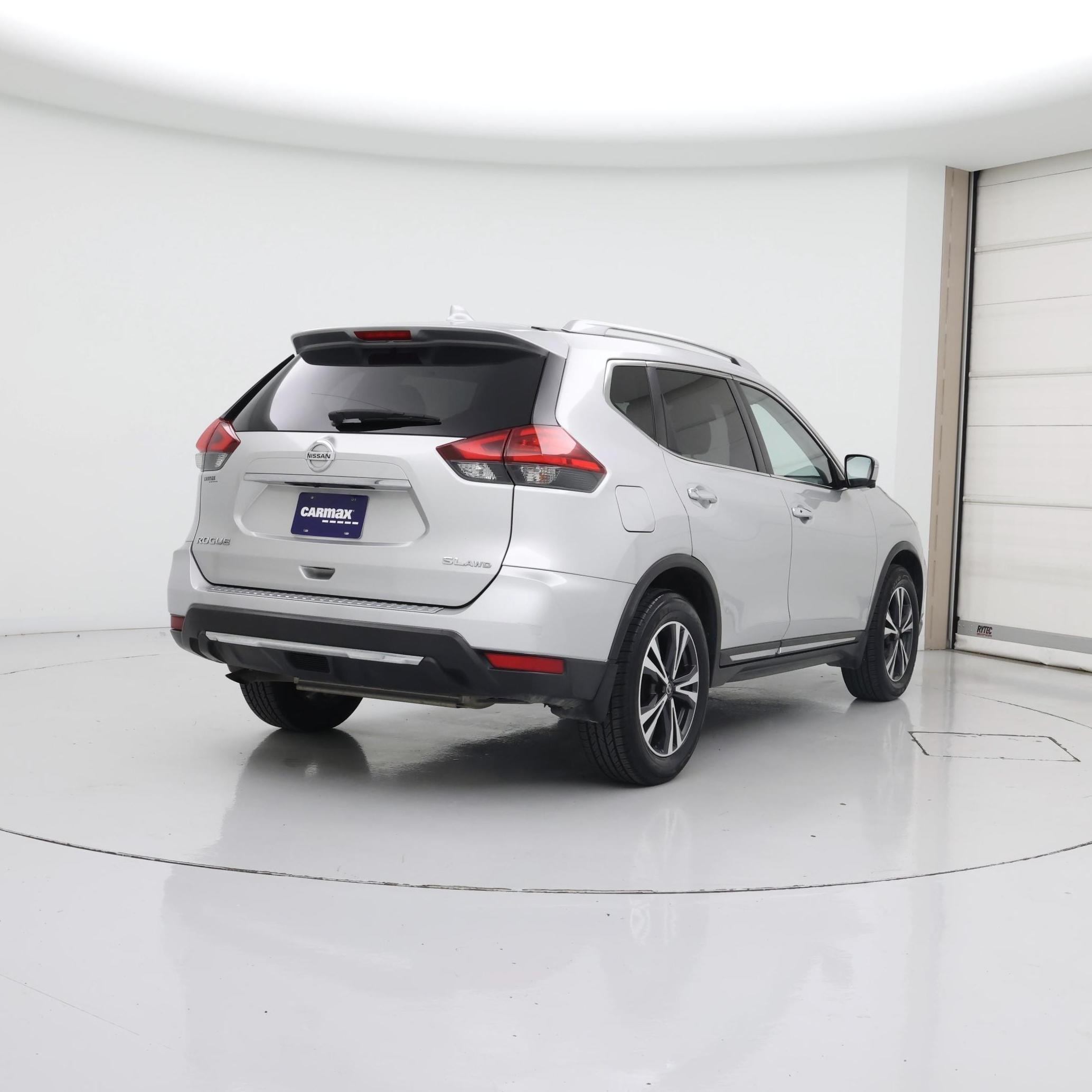 Thumbnail: 2017 Nissan Rogue - 8