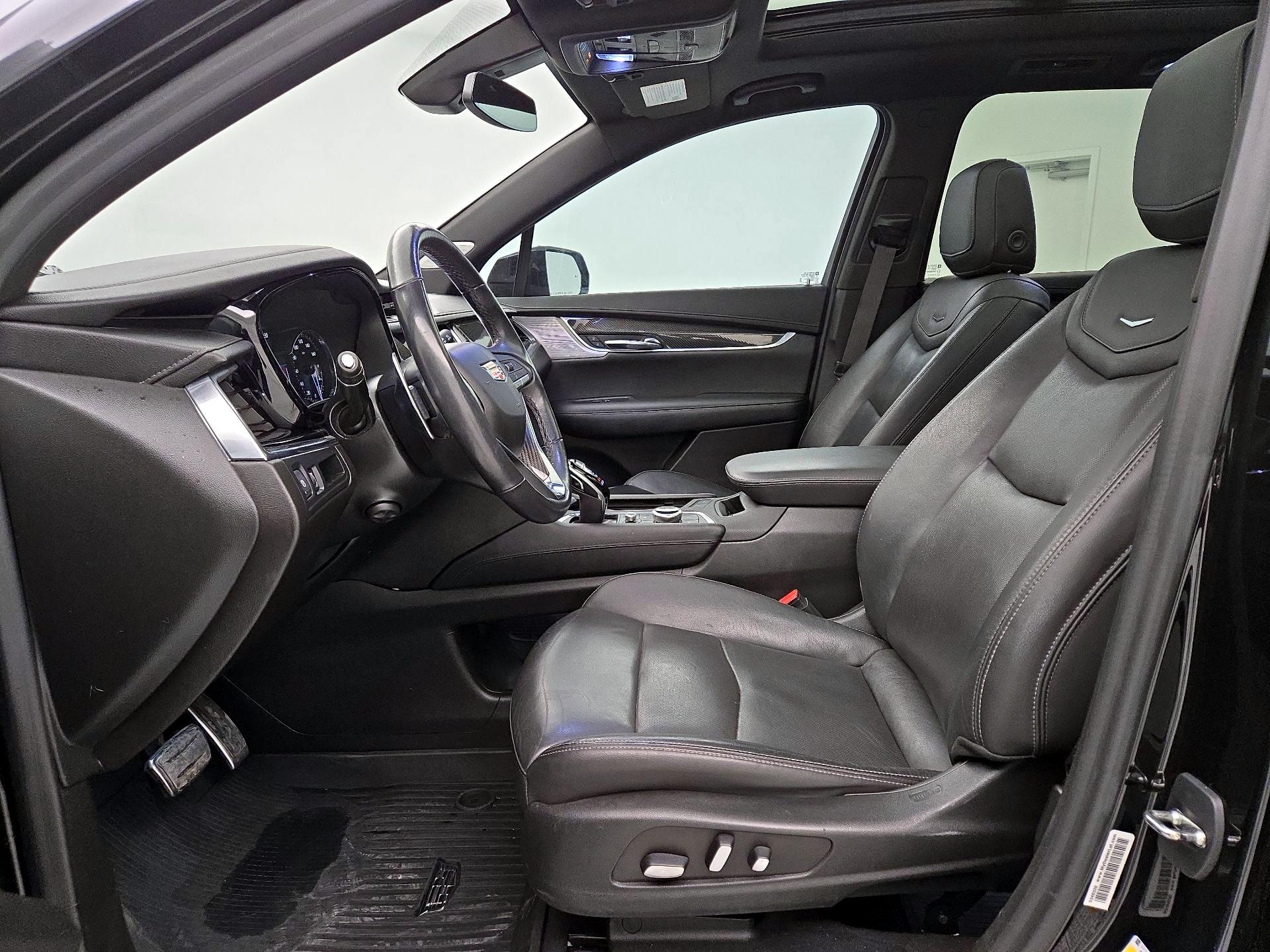 Thumbnail: 2020 Cadillac XT6 - 11