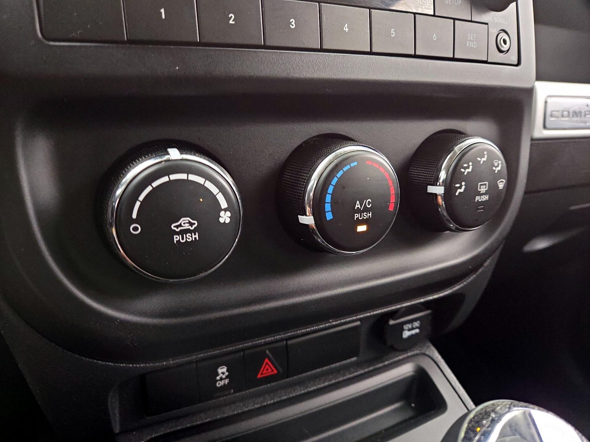 Thumbnail: 2016 Jeep Compass - 14