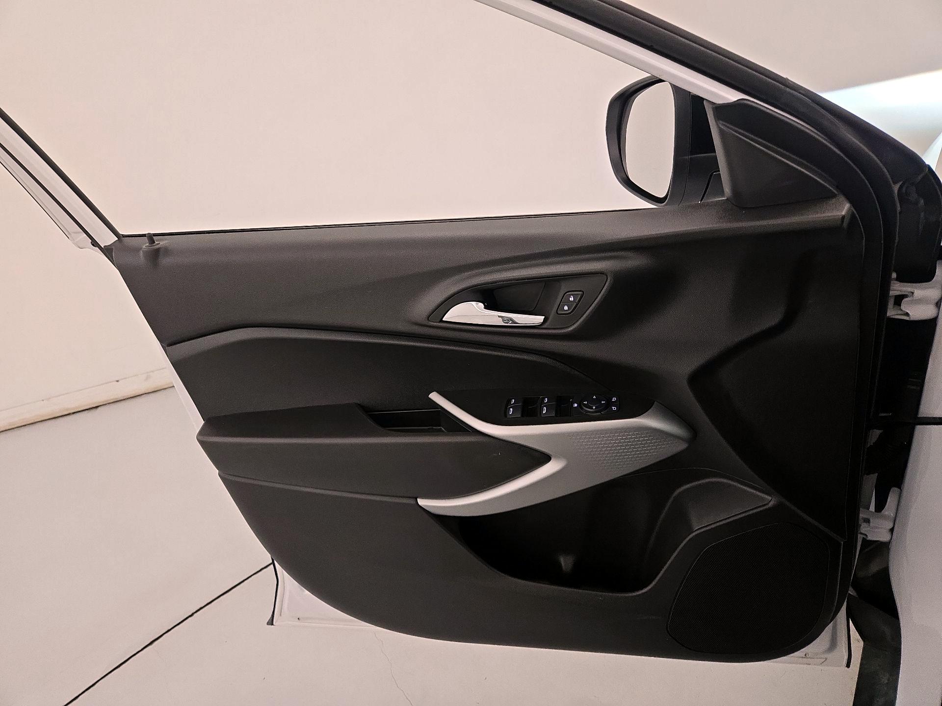 Thumbnail: 2024 Chevrolet Trax - 12