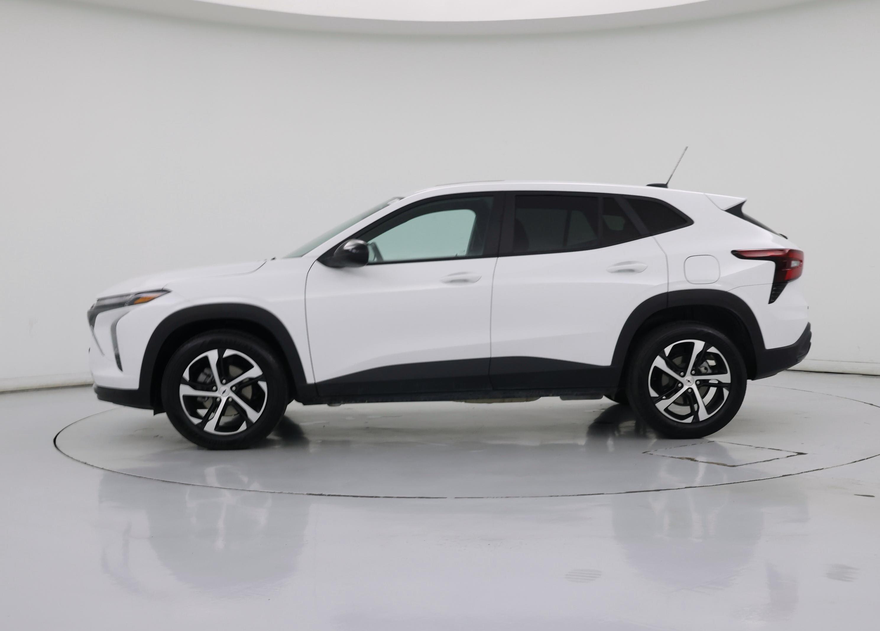 Thumbnail: 2024 Chevrolet Trax - 3
