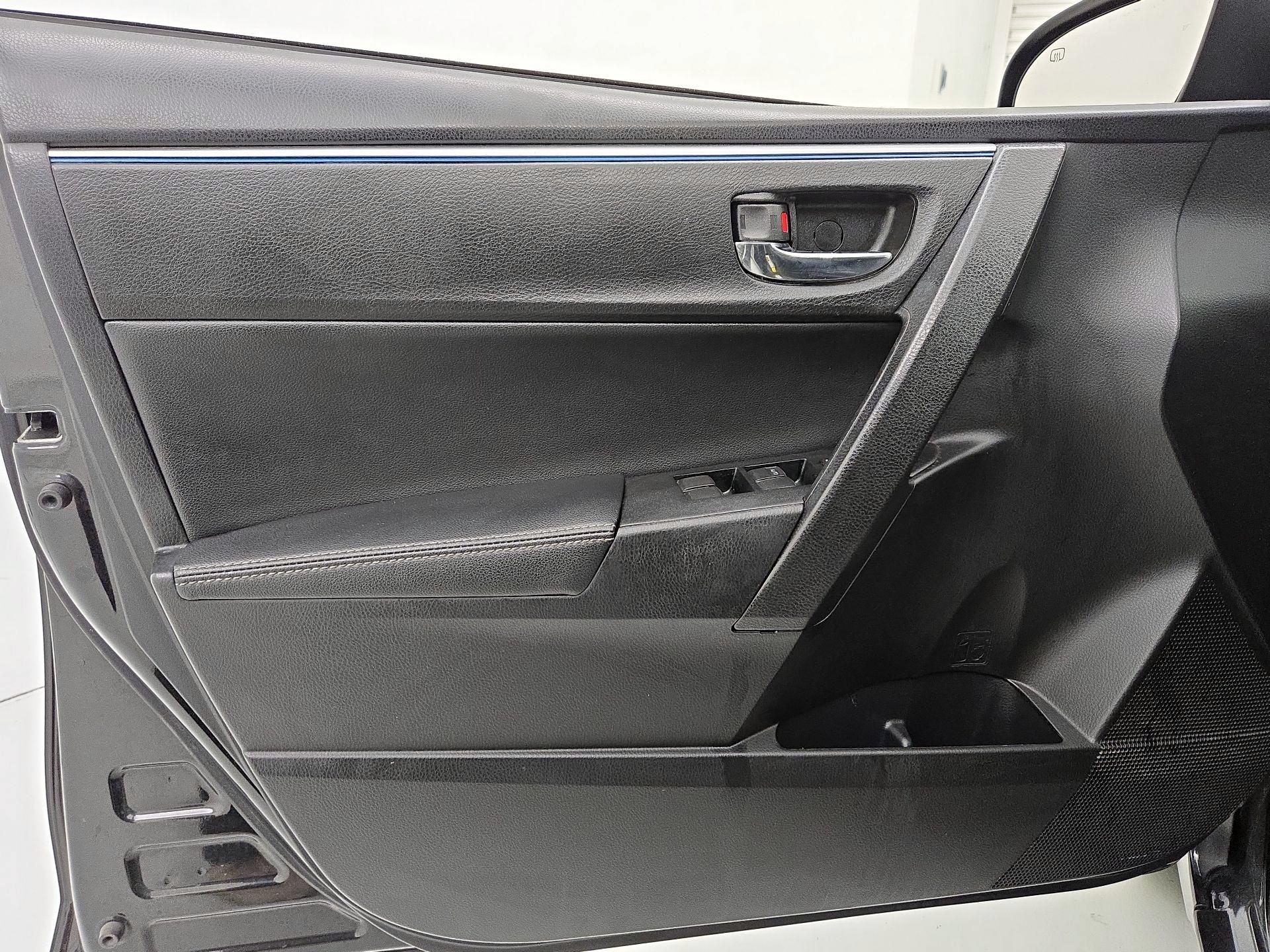 Thumbnail: 2016 Toyota Corolla - 12