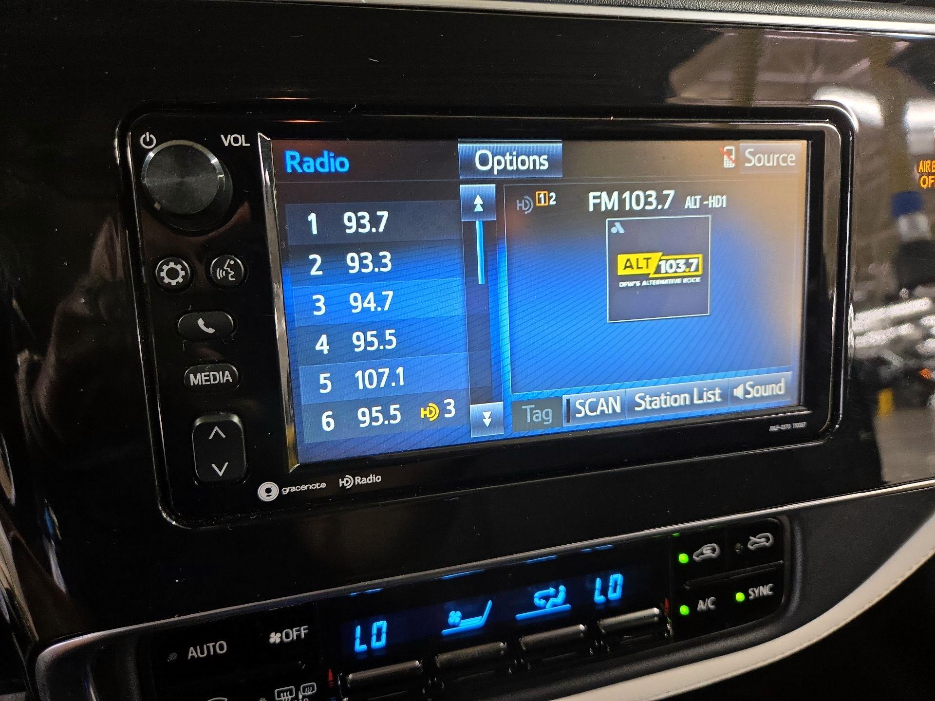Thumbnail: 2018 Toyota Corolla iM - 15