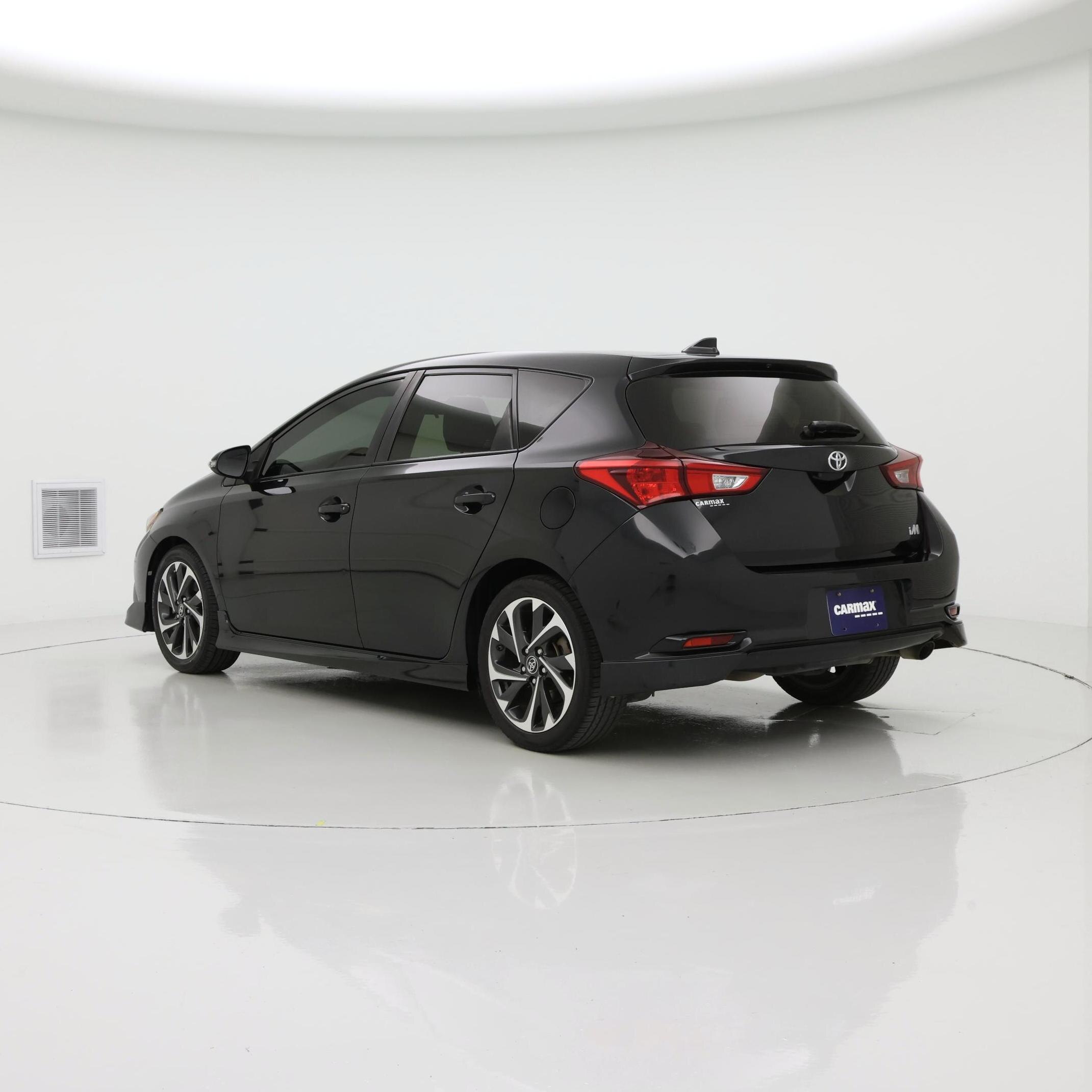 Thumbnail: 2018 Toyota Corolla iM - 2