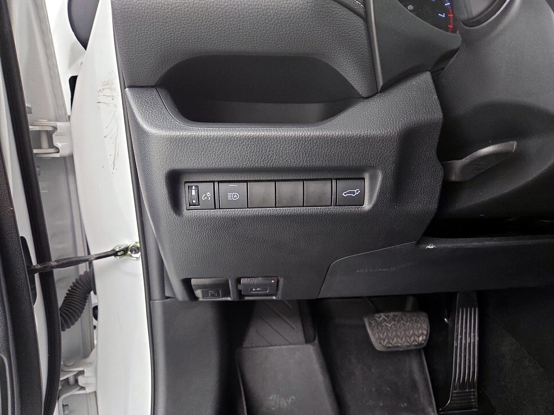 Thumbnail: 2021 Toyota RAV4 - 13