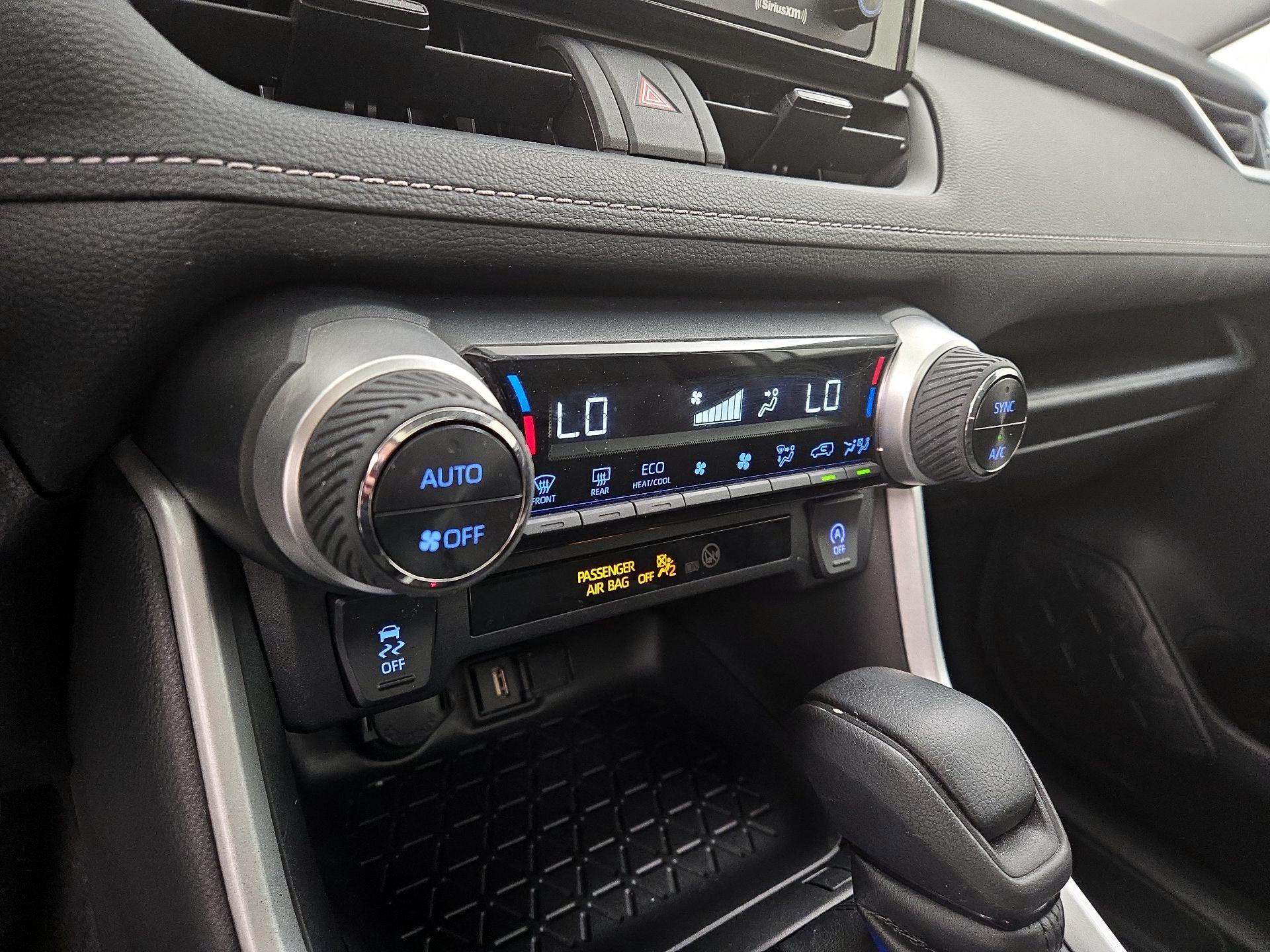Thumbnail: 2021 Toyota RAV4 - 16