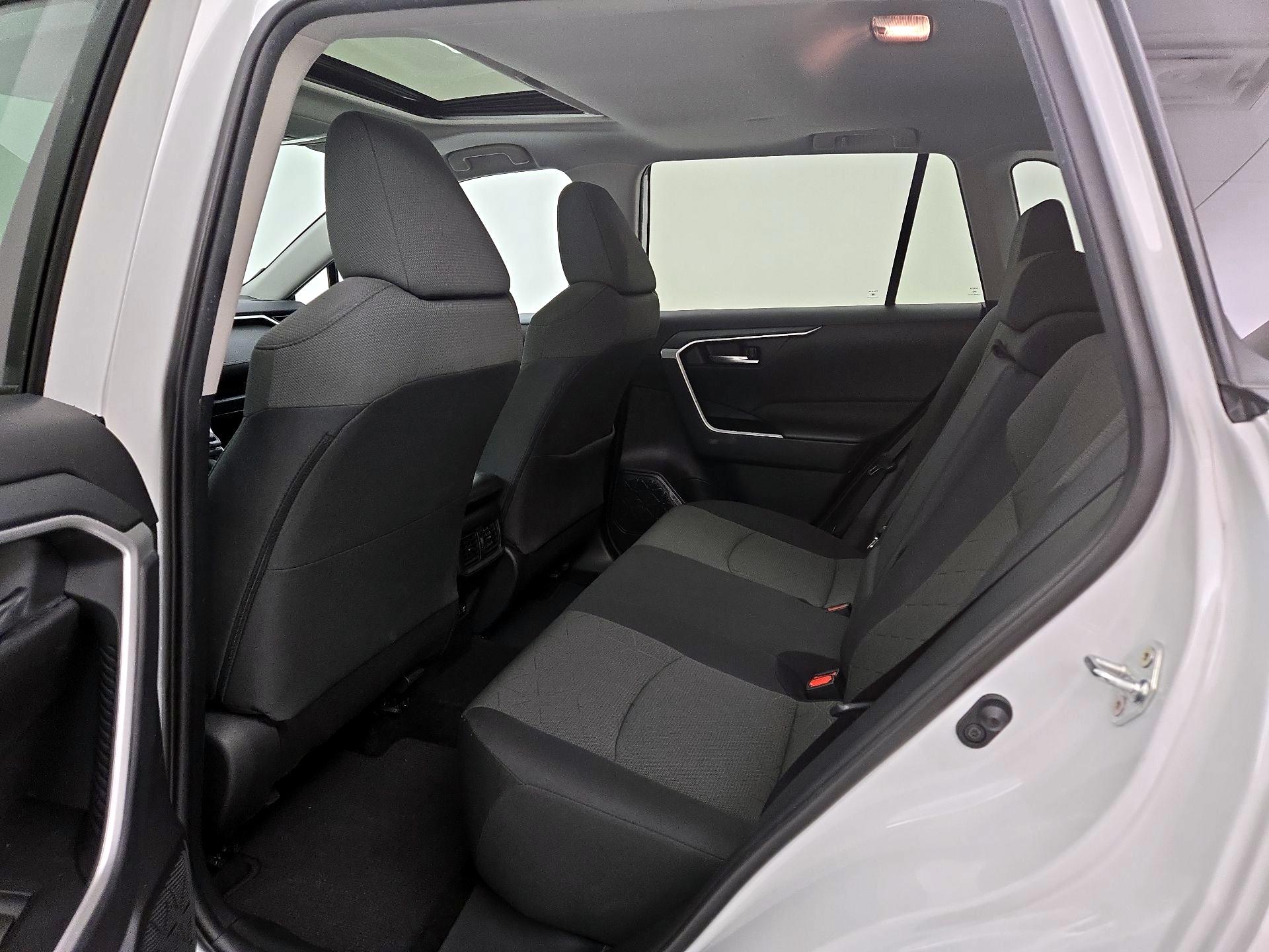 Thumbnail: 2021 Toyota RAV4 - 20