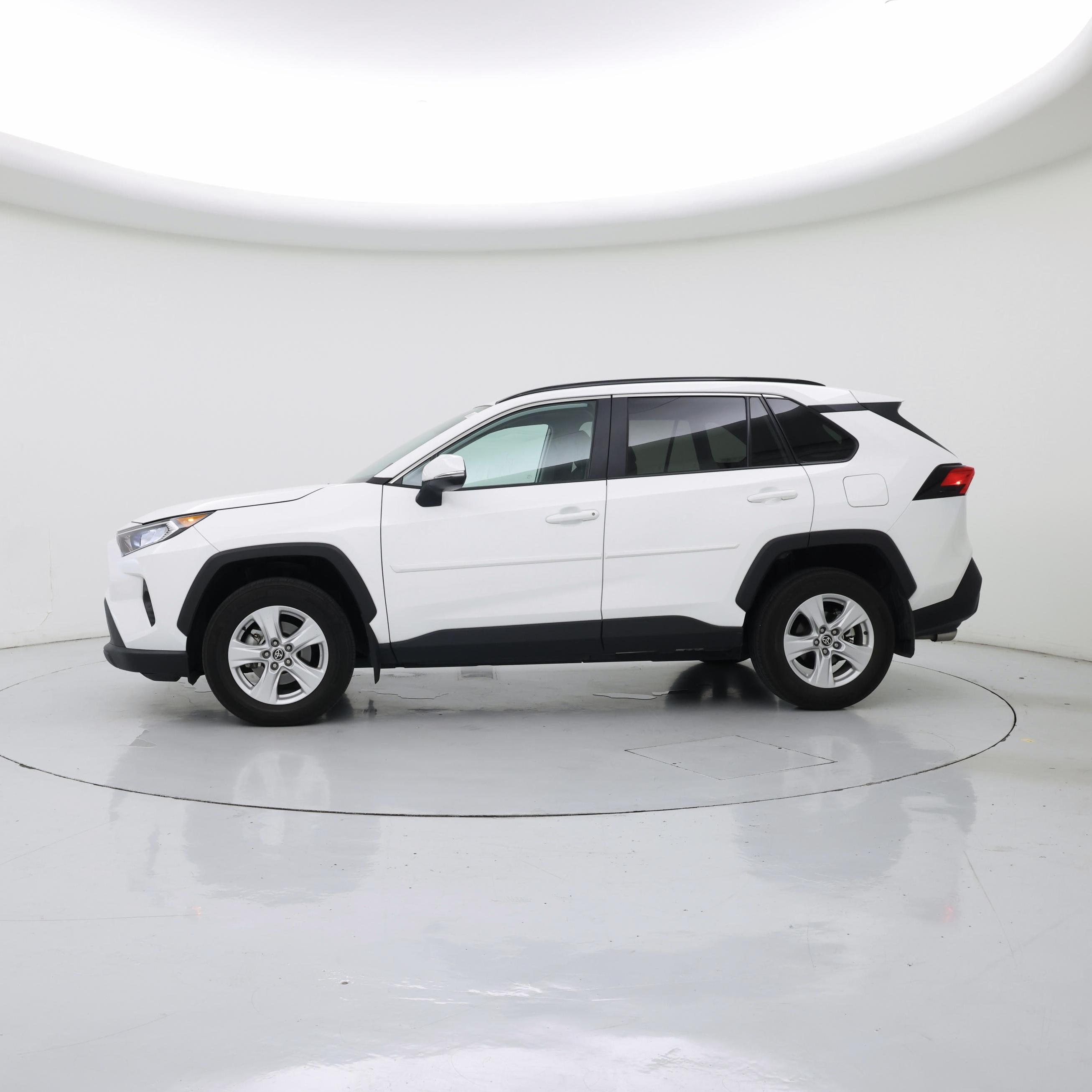 Thumbnail: 2021 Toyota RAV4 - 3